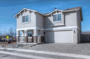 Peavine Mountain with 2 Car Garage