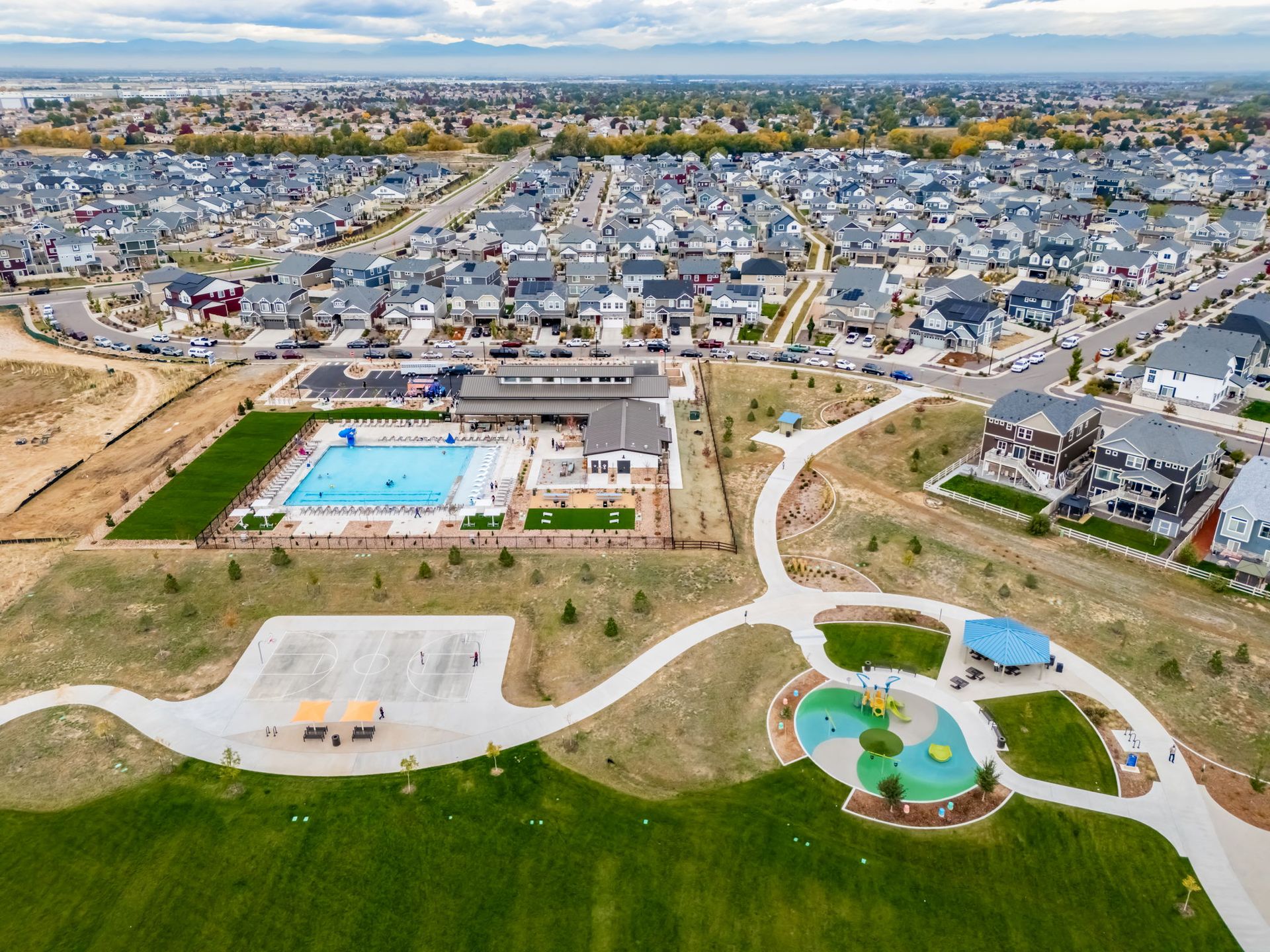 amenity center, basketball courts, and park