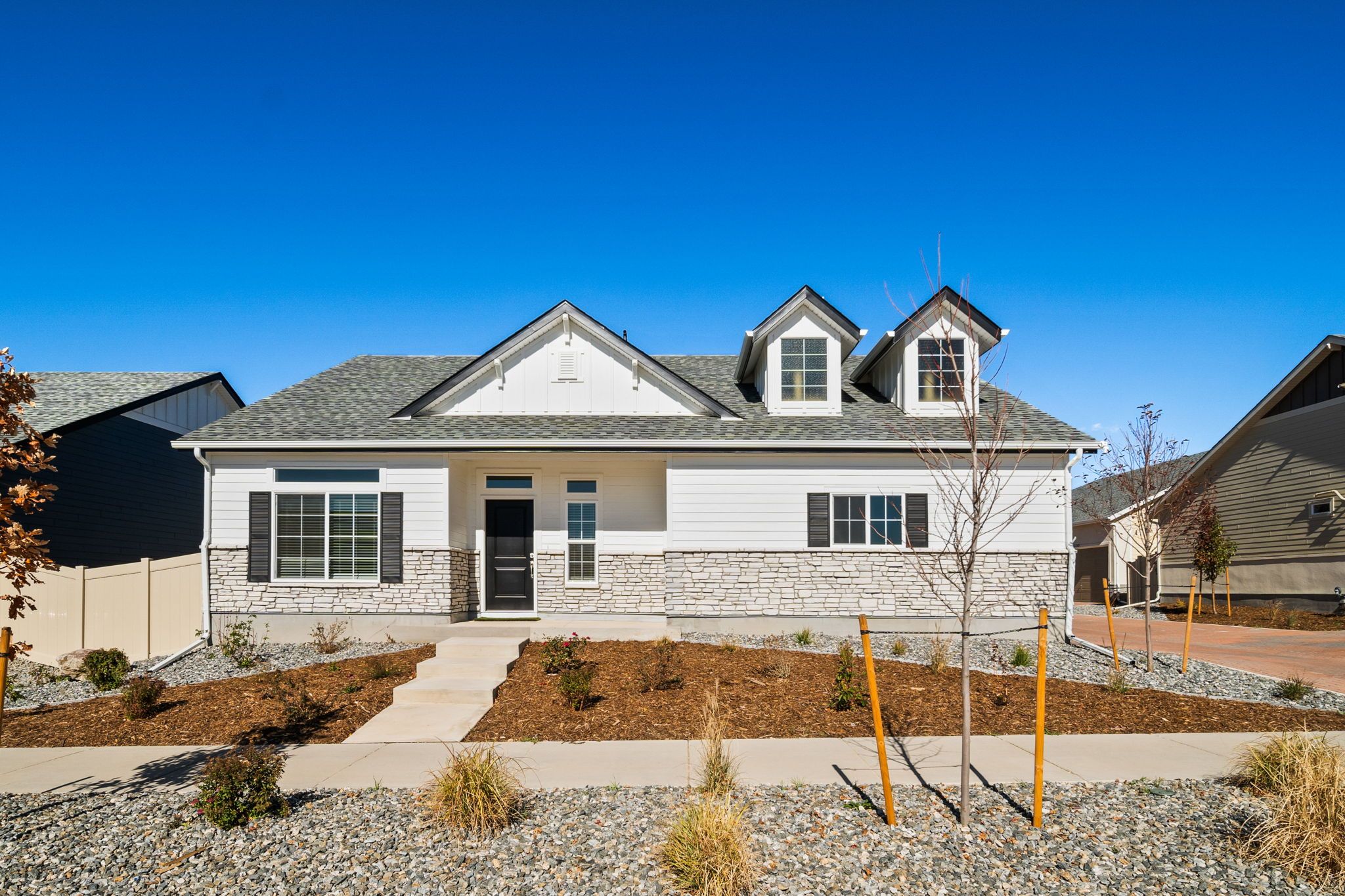 Traveler Front Elevation