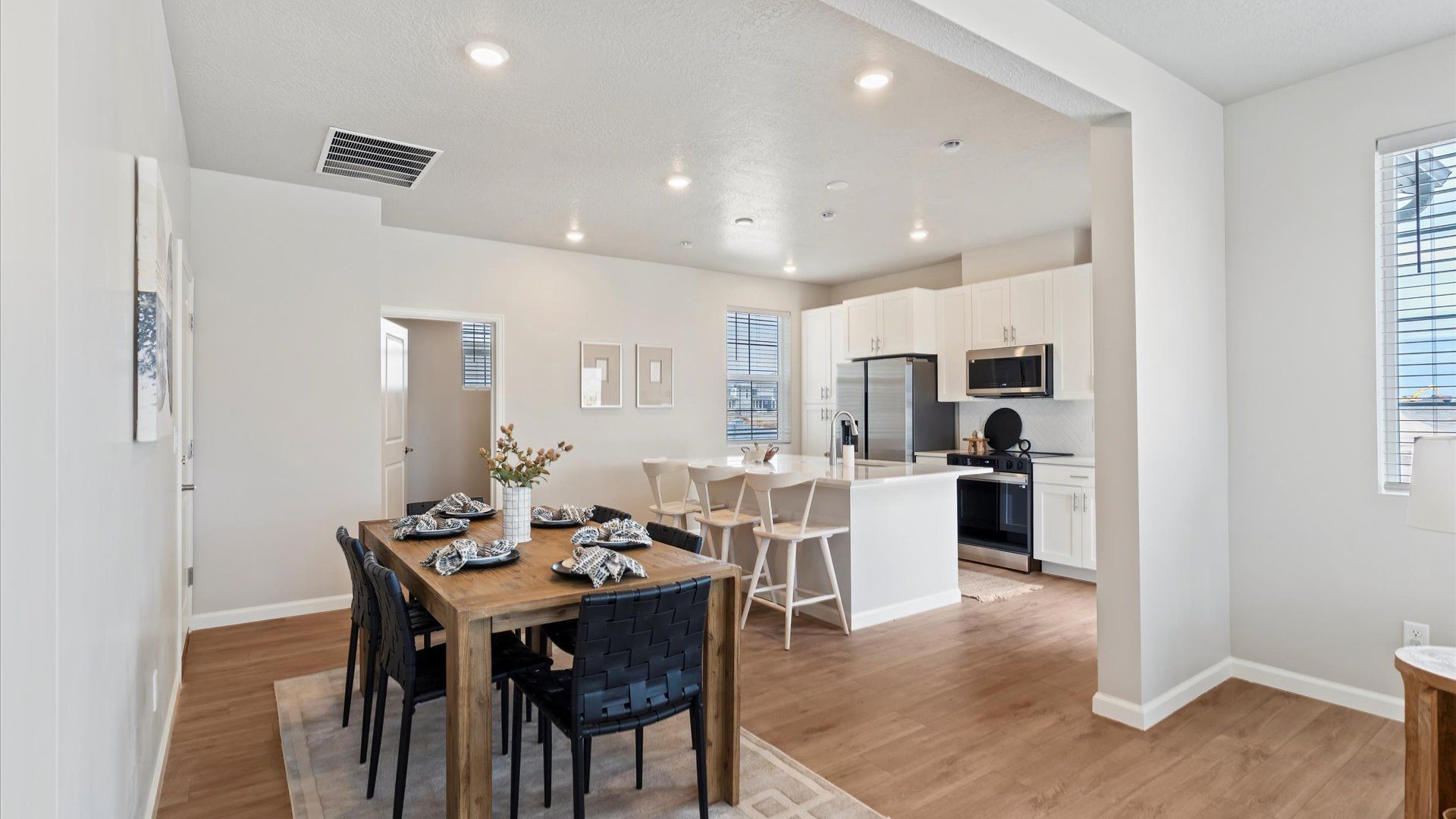 Griffin Kitchen and Dining Area