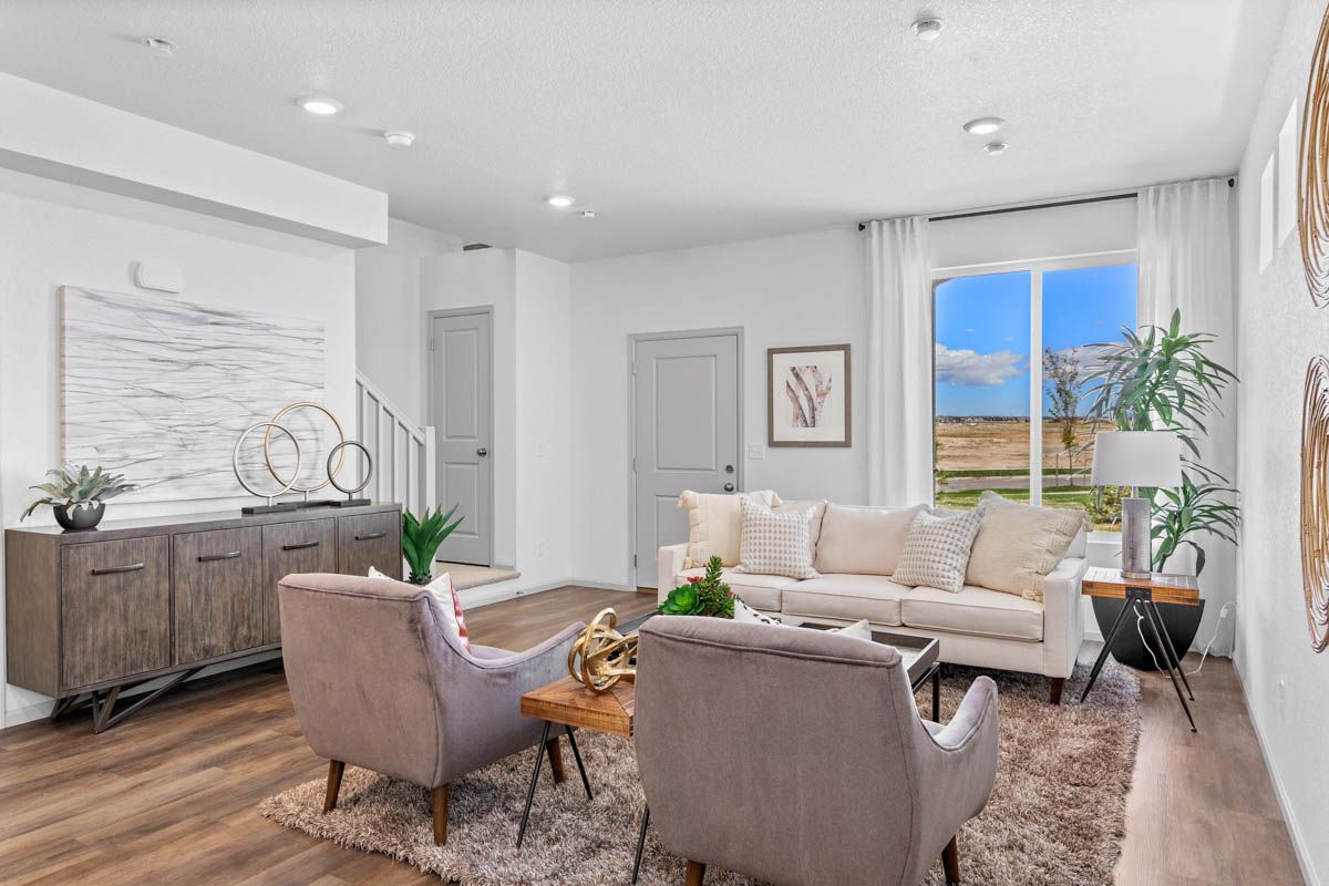 Crest Living Room and Entry