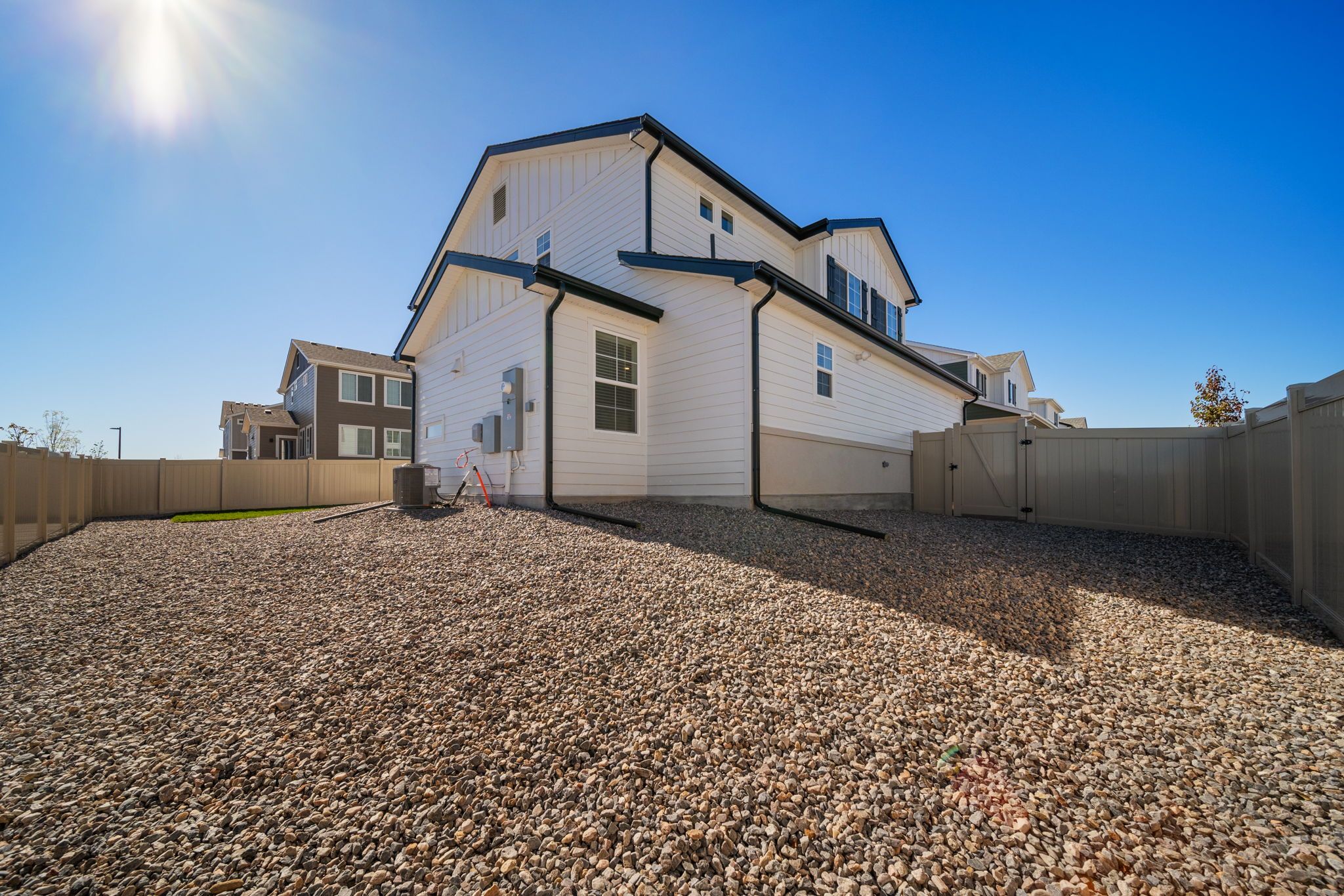 Helena Porchlight GVRA