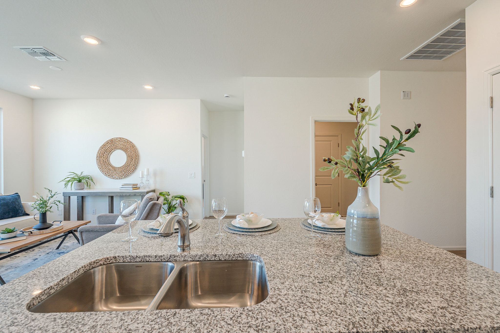 This is a staged Agave Home. Options and colors may vary.
