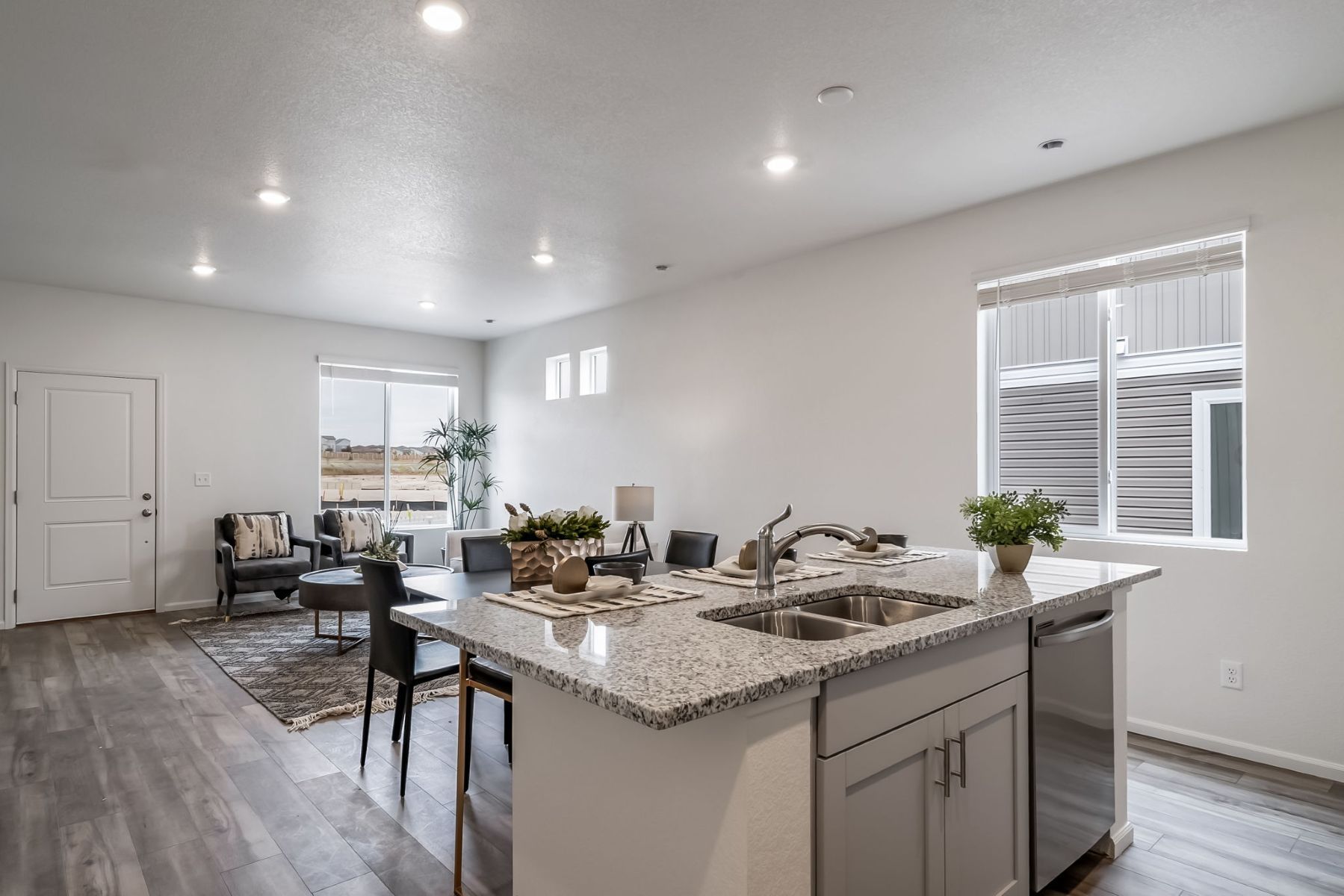 Crest Kitchen