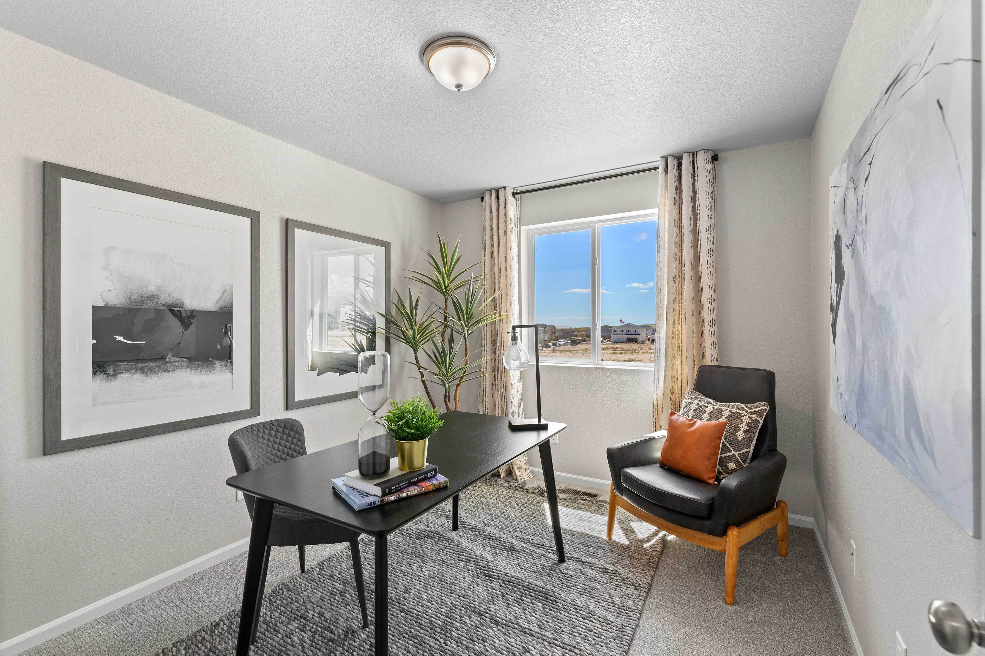 Bedroom (Office)