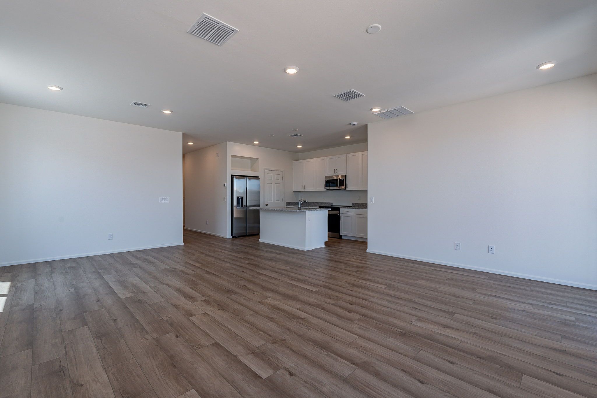 This is an example of a Yarrow Home. Options and colors may vary.