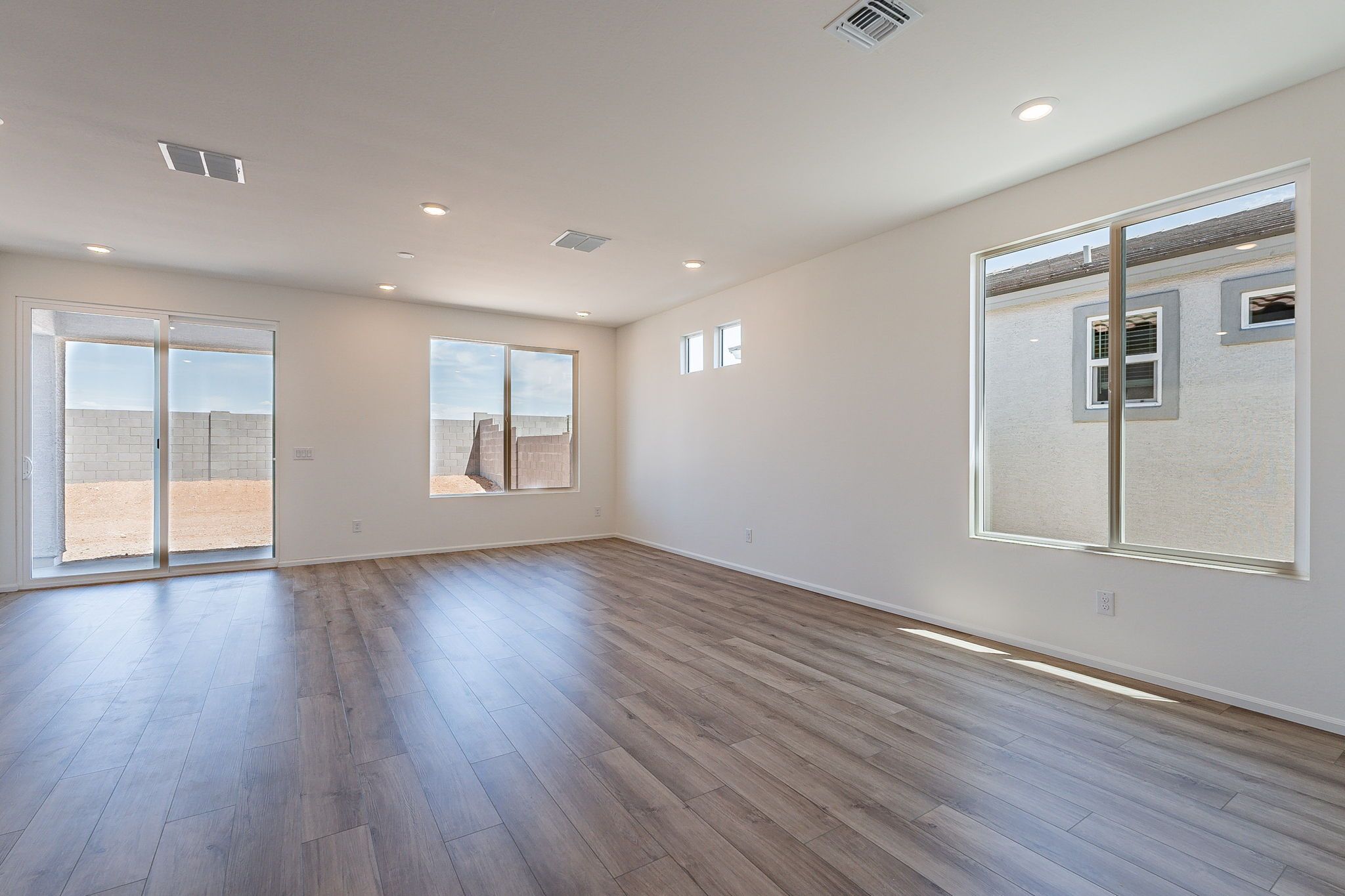 This is an example of a Yarrow Home. Options and colors may vary.