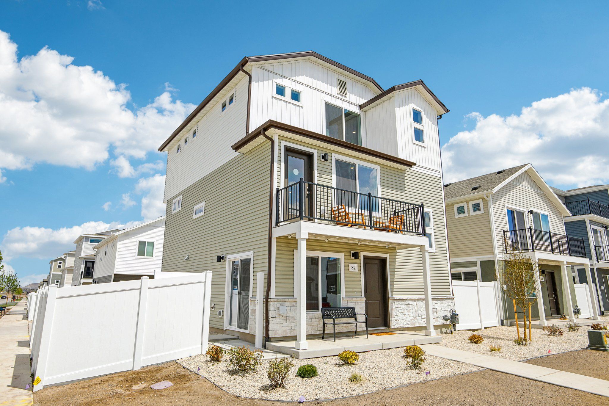 Rand Exterior