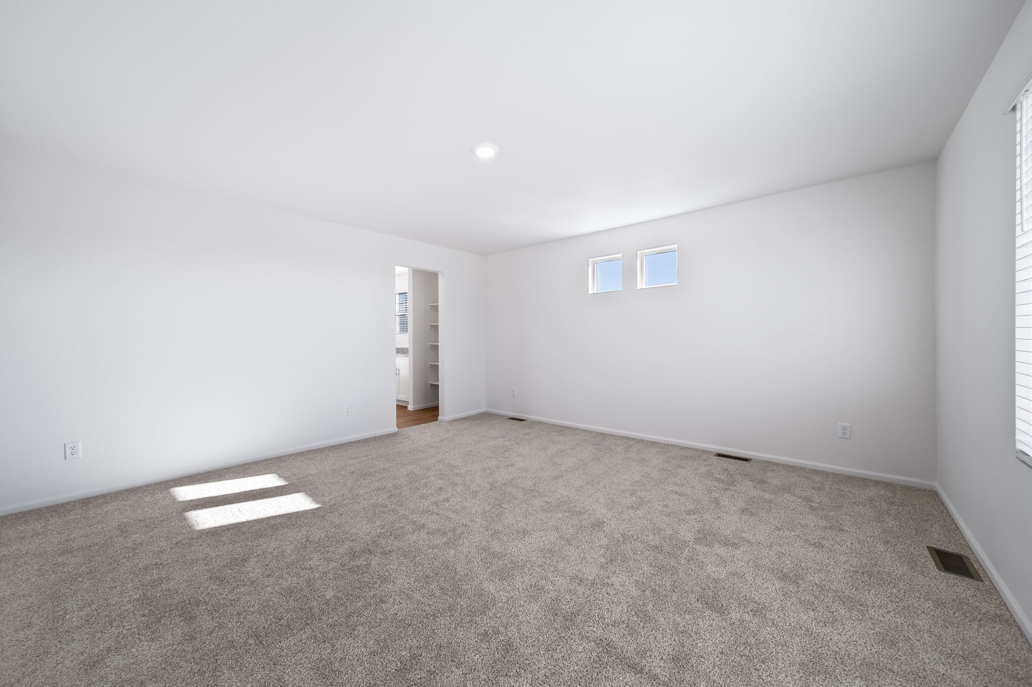 Neo primary bedroom