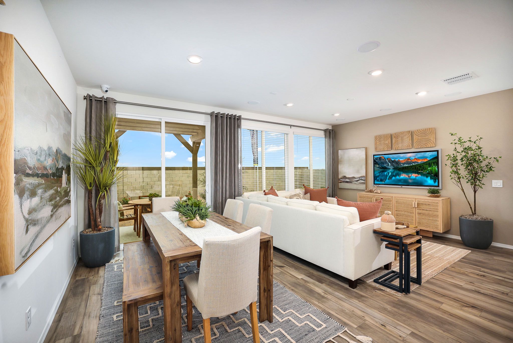 This image is of the Sagebrush Model Home. Options and colors may vary.