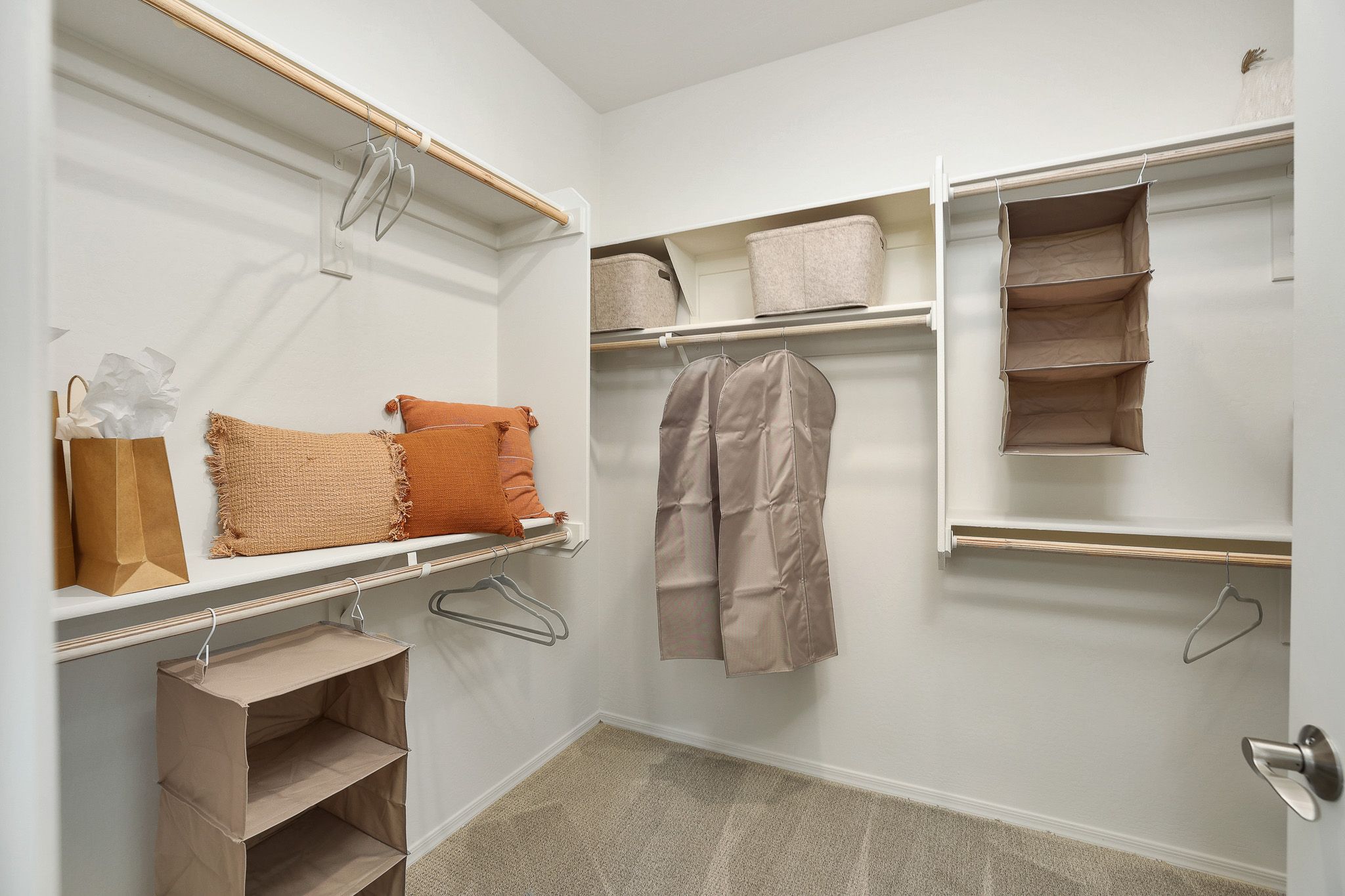 This image is of the Sagebrush Model Home. Options and colors may vary.
