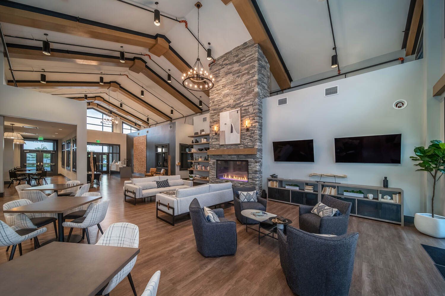 The Reserve boasts a private clubhouse with state-of-the-art fitness facilities.