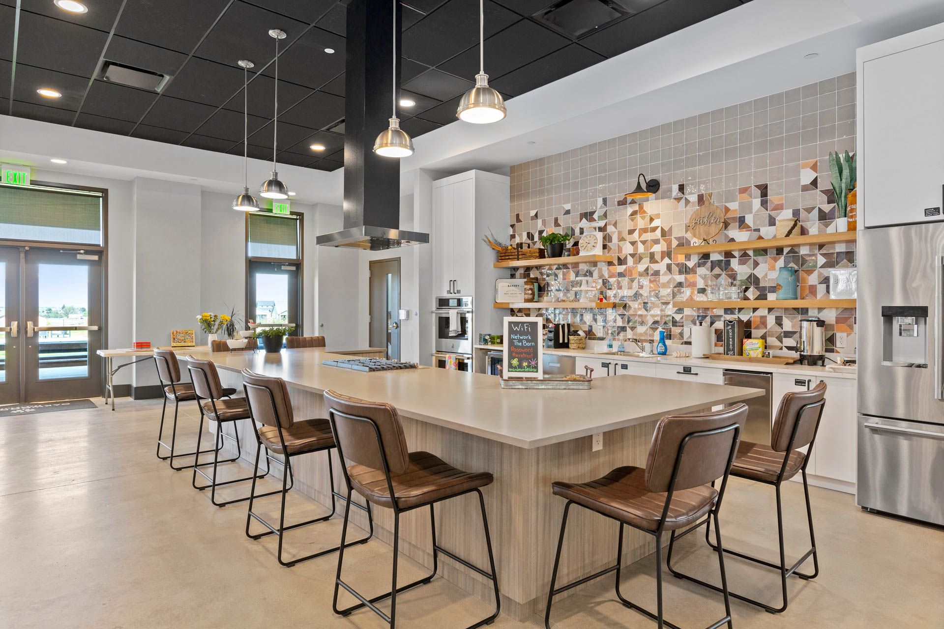 The Retreat boasts an exclusive 10,000 sq. ft. clubhouse with a state-of-the-art fitness facilities.