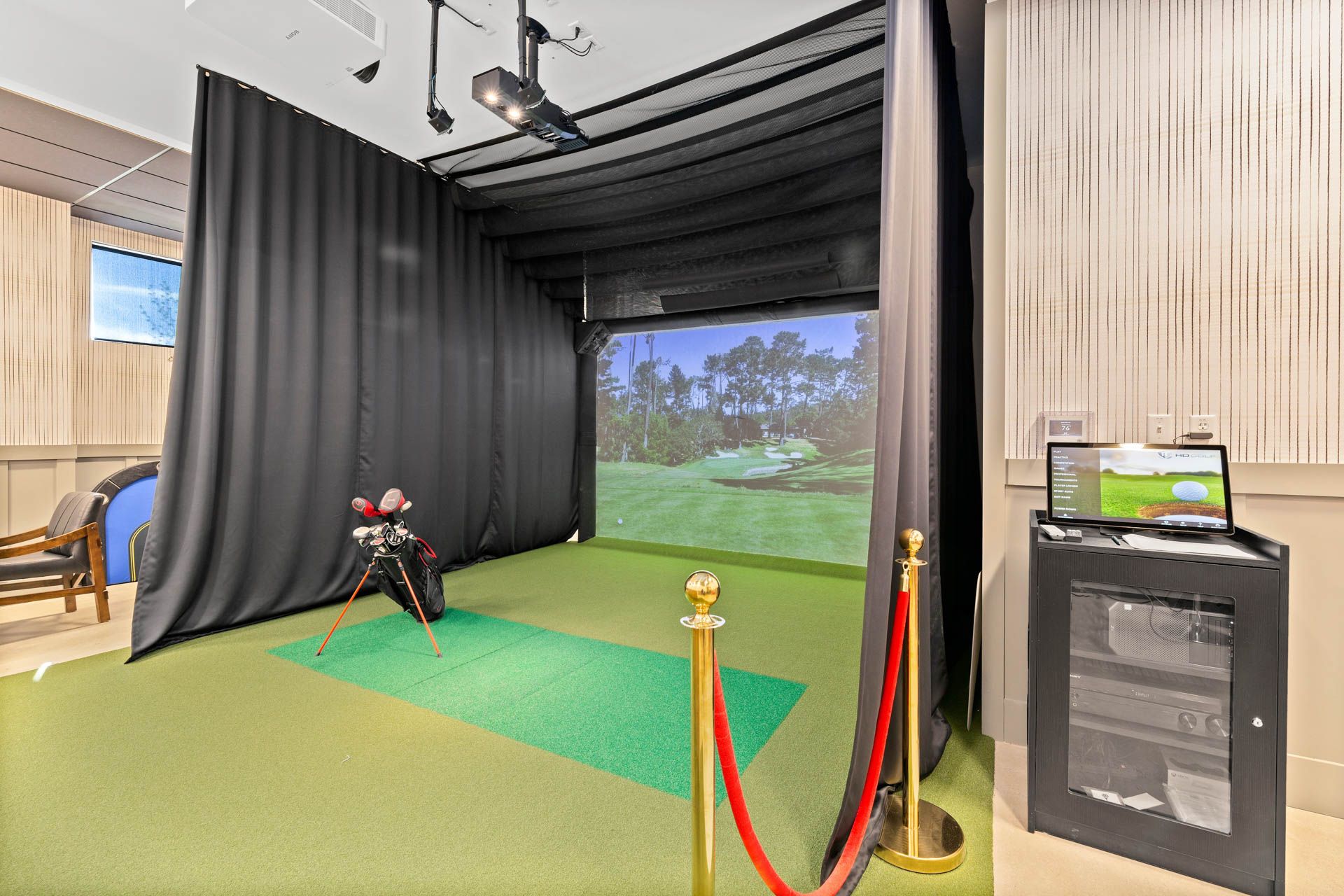 The Retreat boasts an exclusive 10,000 sq. ft. clubhouse with a state-of-the-art fitness facilities.