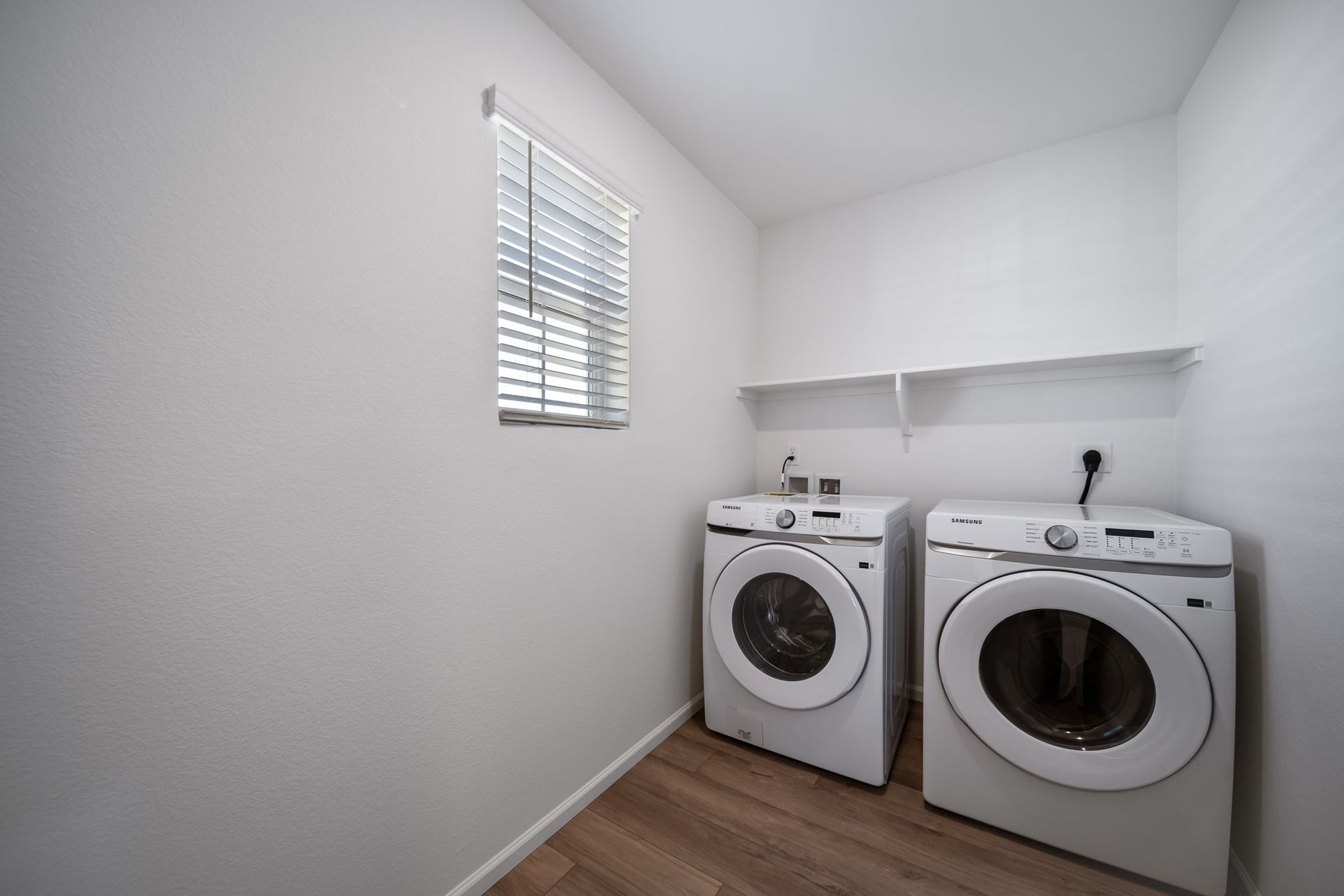 Neo Laundry Room
