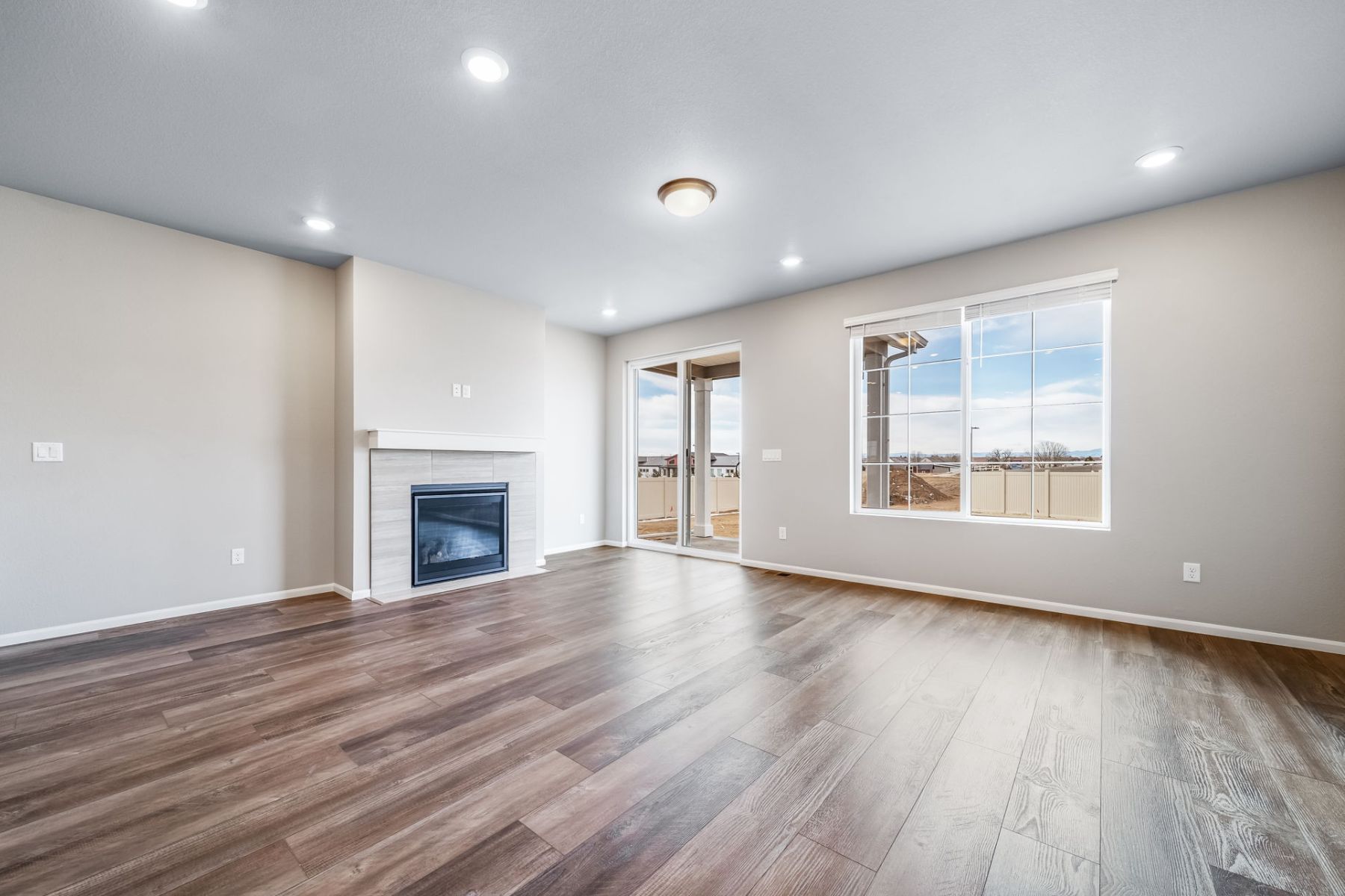 Great Room w/Fireplace Option