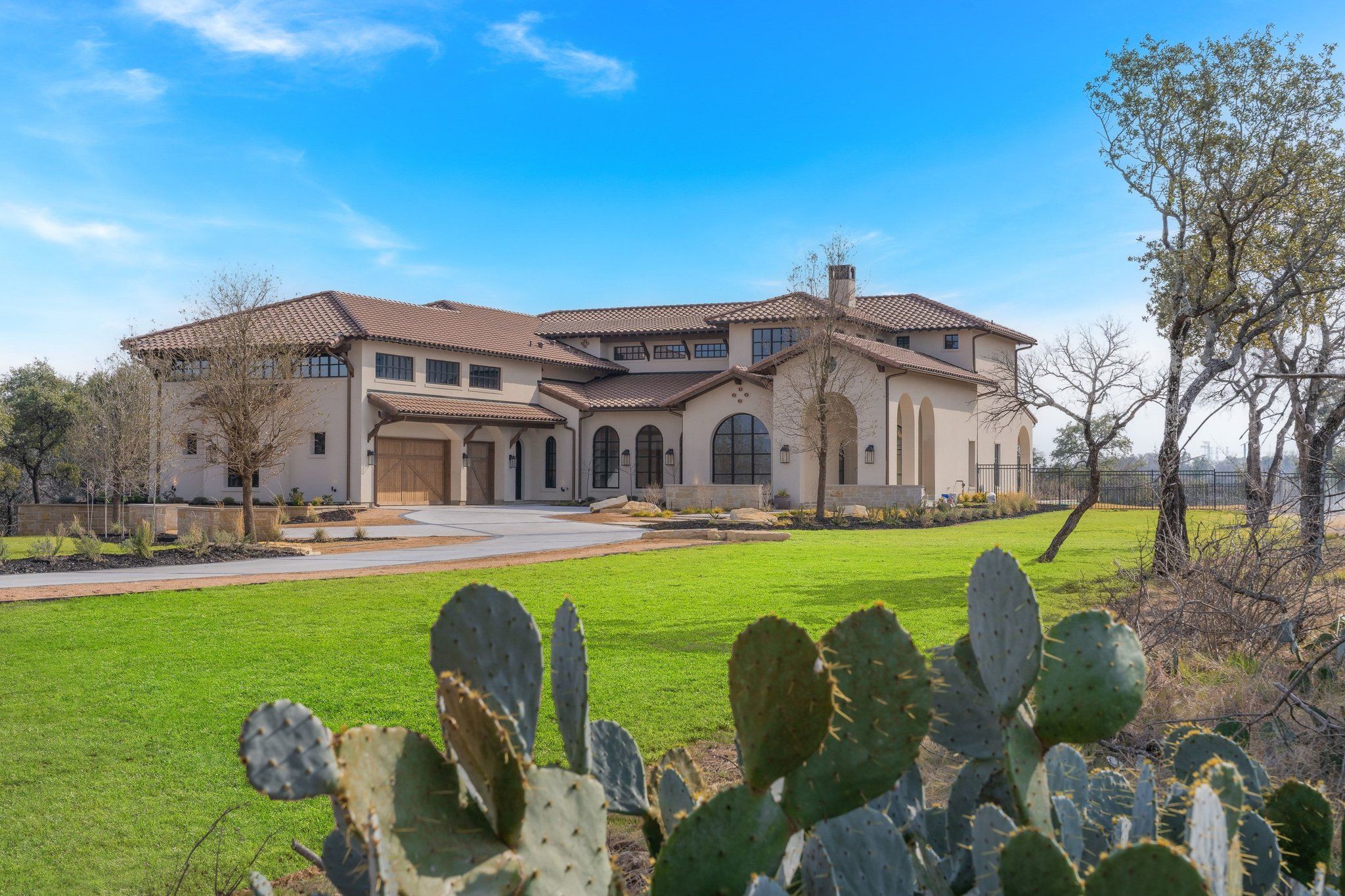 10717 Arrowhead Point Drive