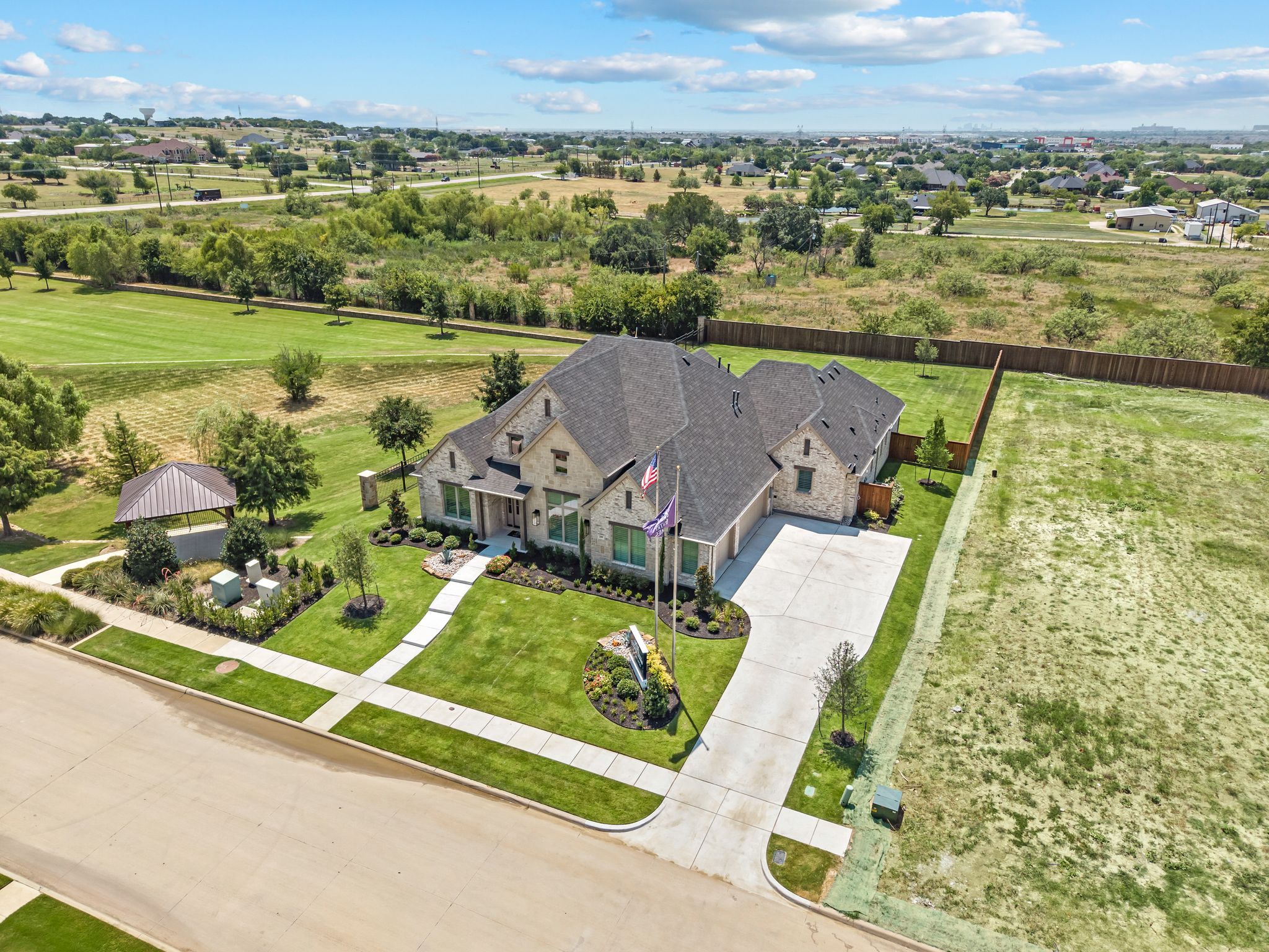 casa en NorthGlen por Our Country Homes