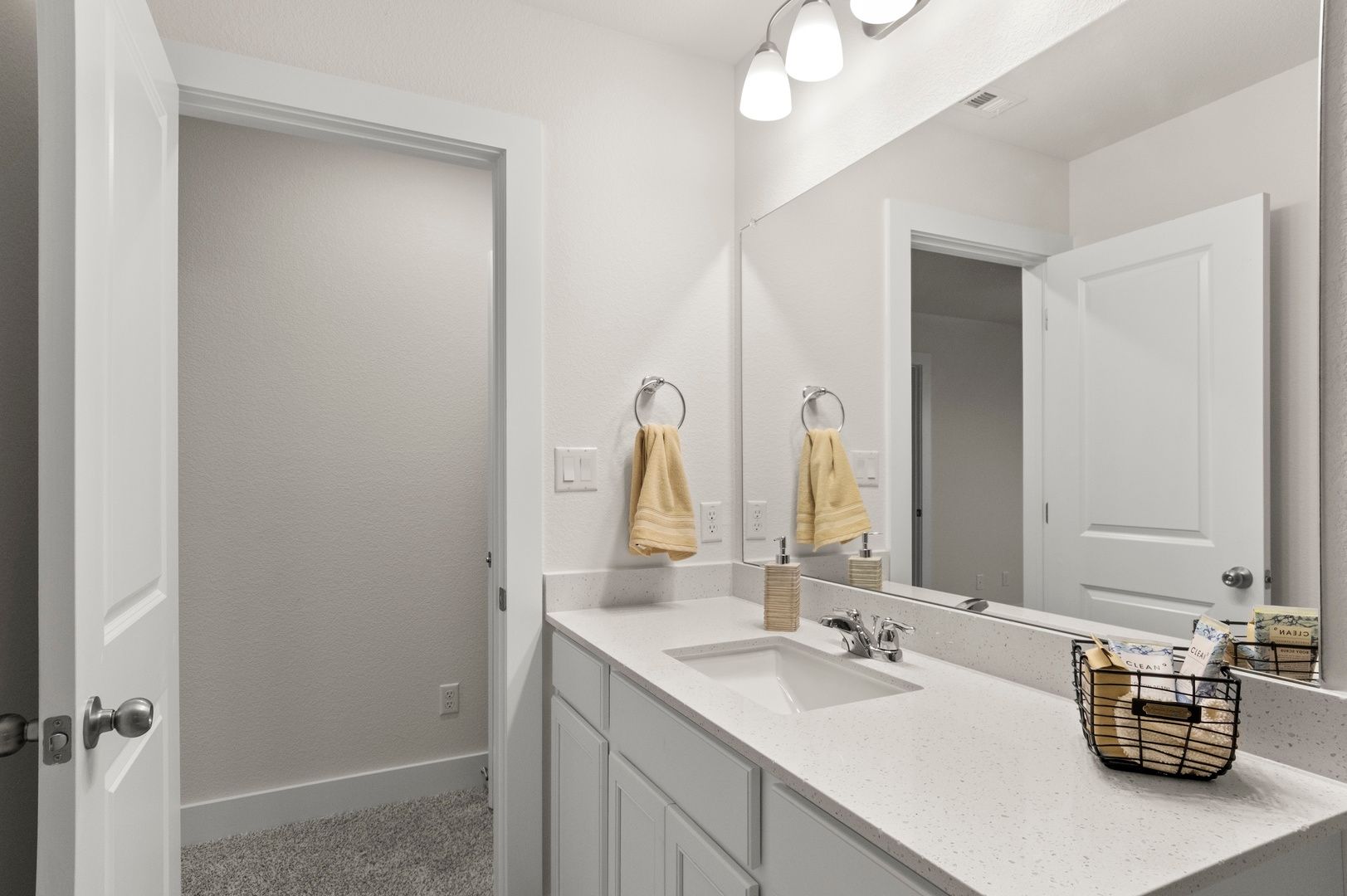 27_PrimaryBathroom2