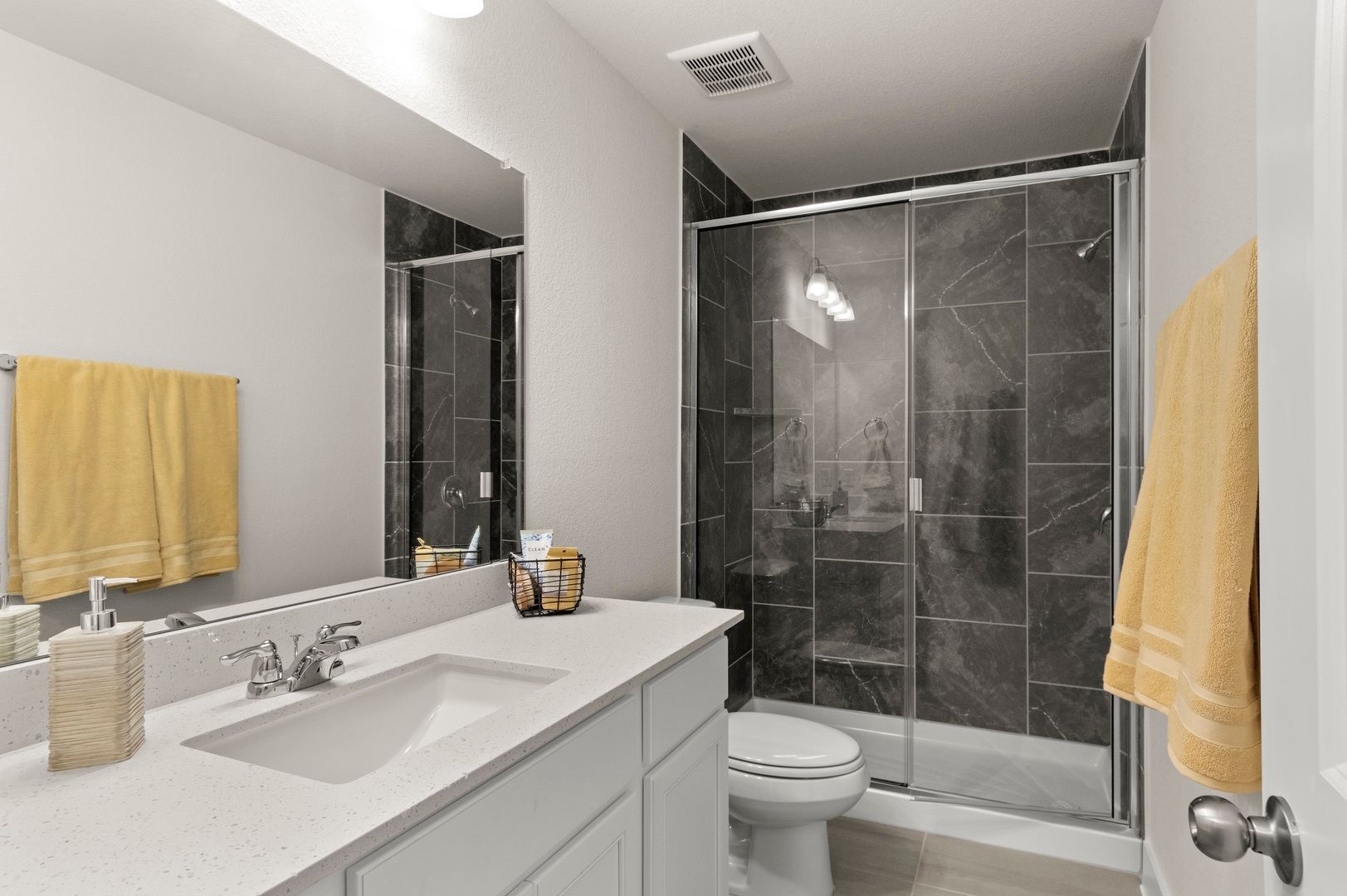 26_PrimaryBathroom