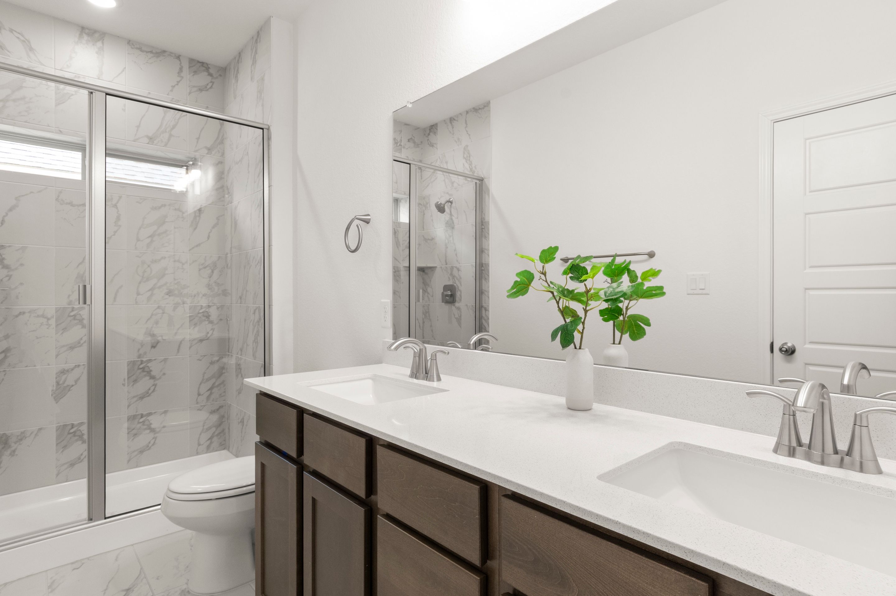 19_PrimaryBathroom