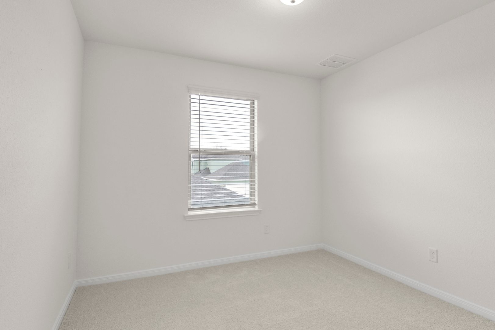 24_Bedroom2