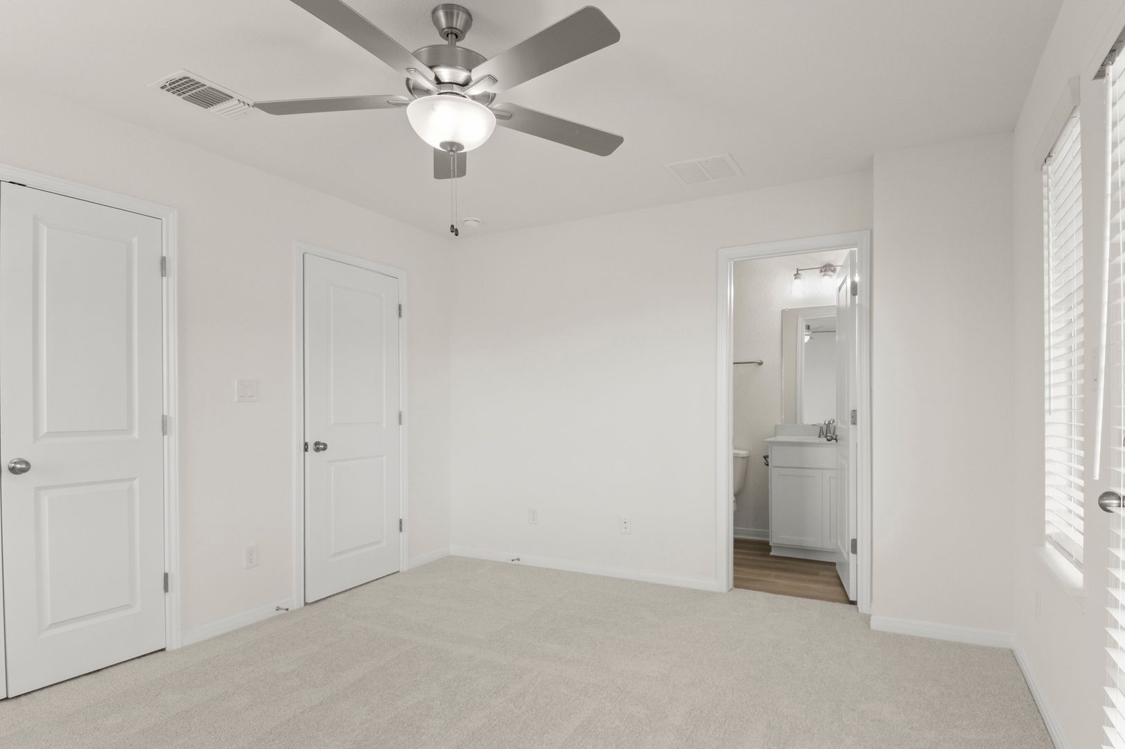 18_PrimaryBedroom4
