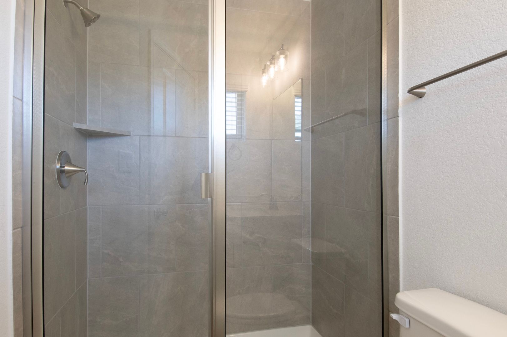 20_PrimaryBathroom