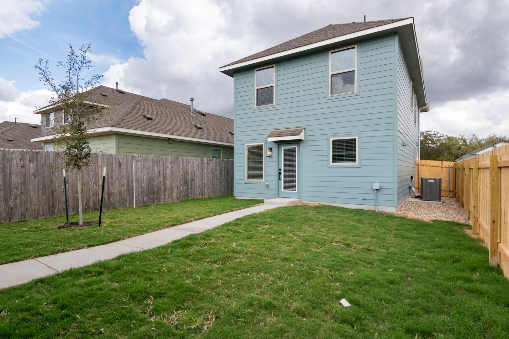 27_Backyard2