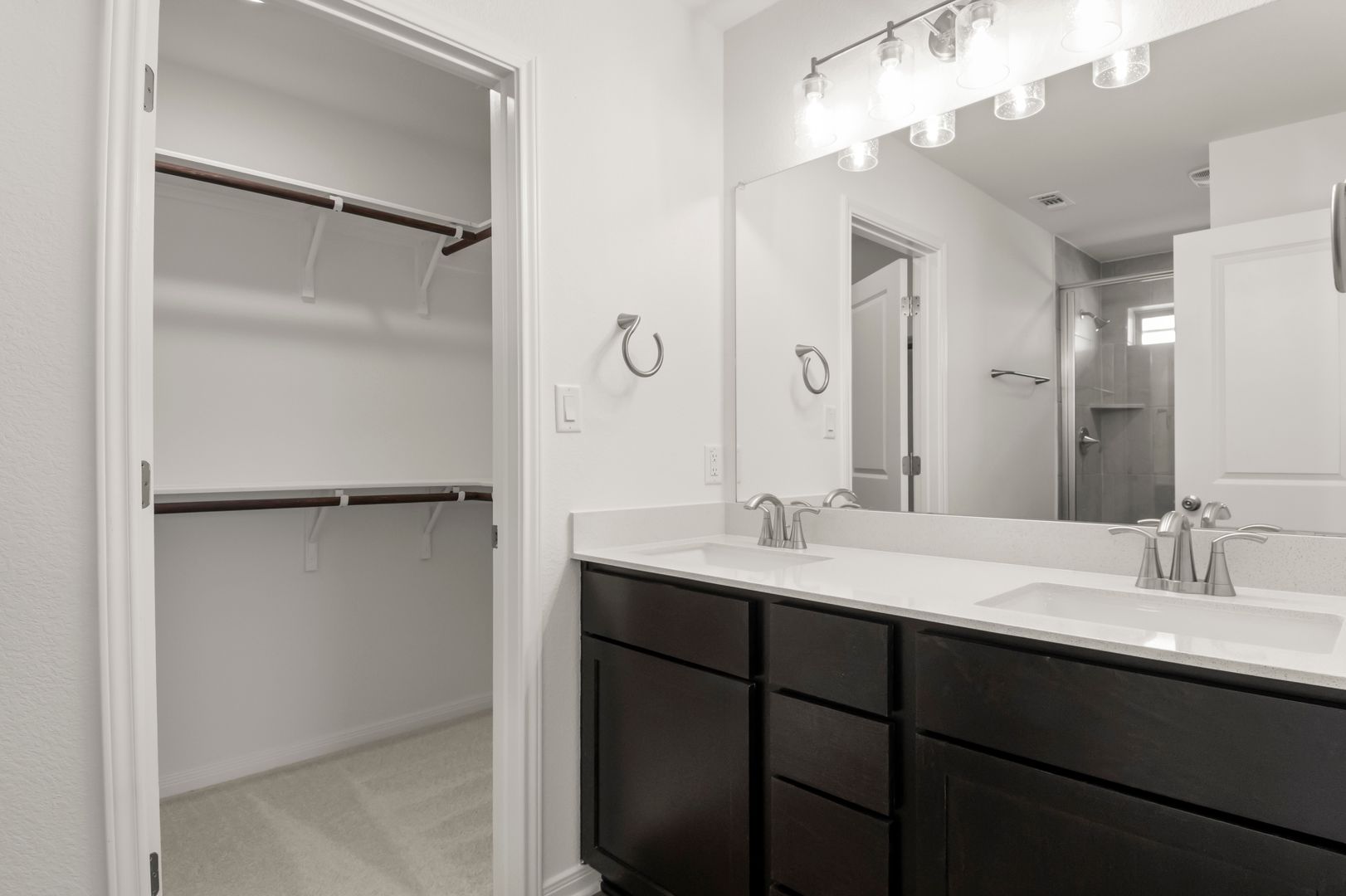 20_PrimaryBathroom