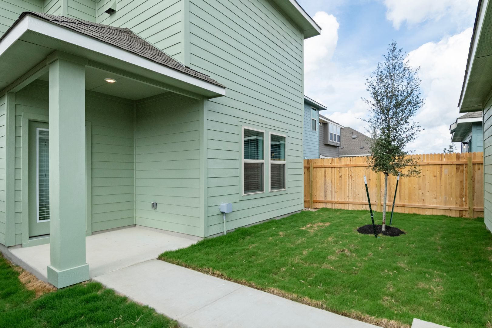 27_Backyard2