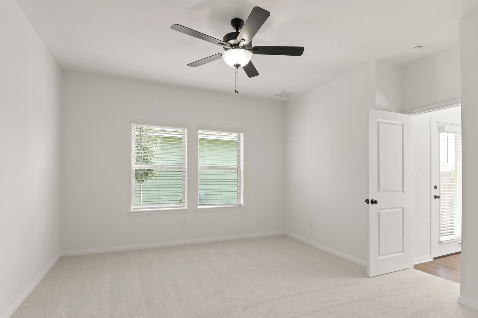 18_PrimaryBedroom