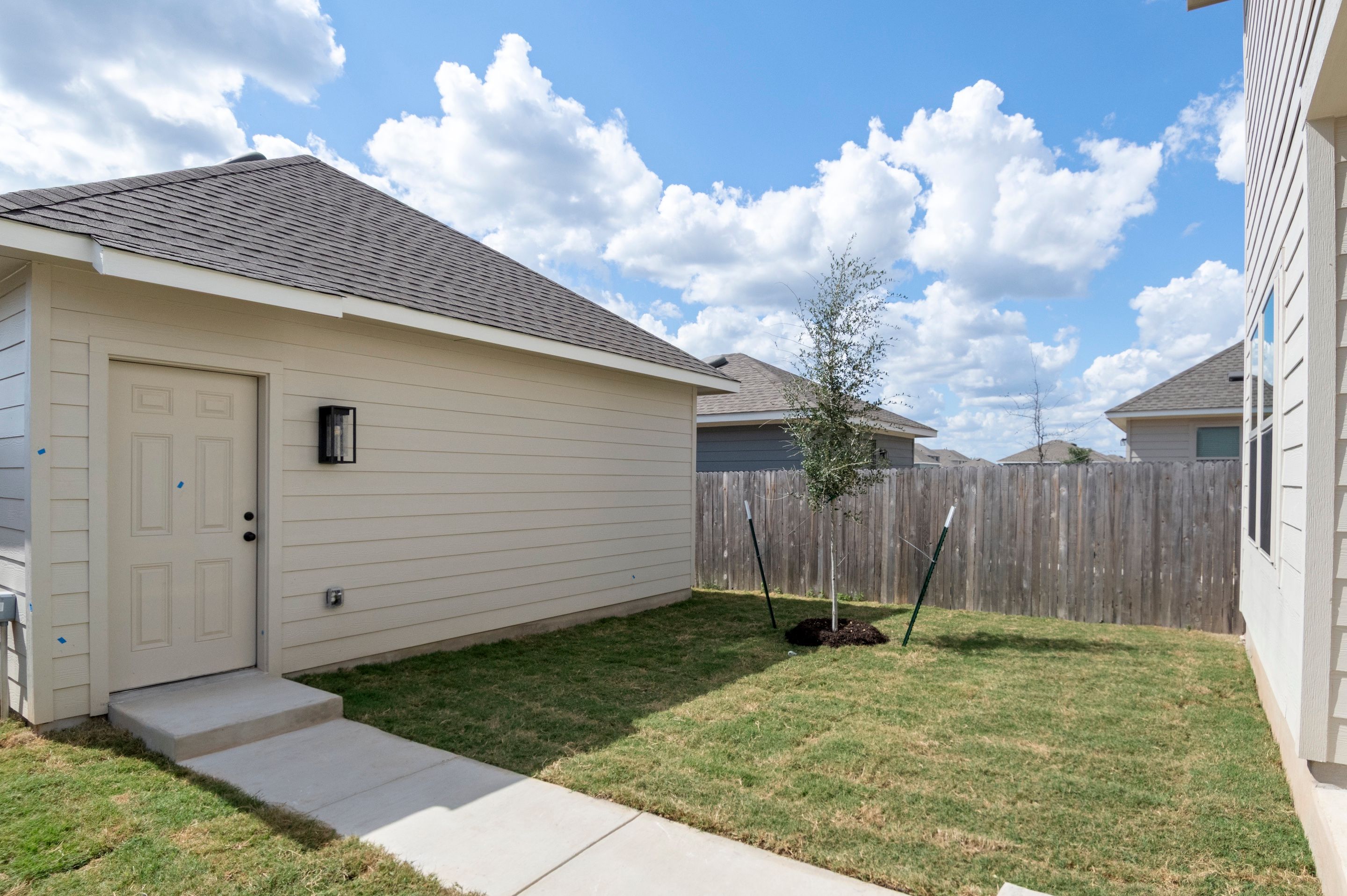 37_Backyard2