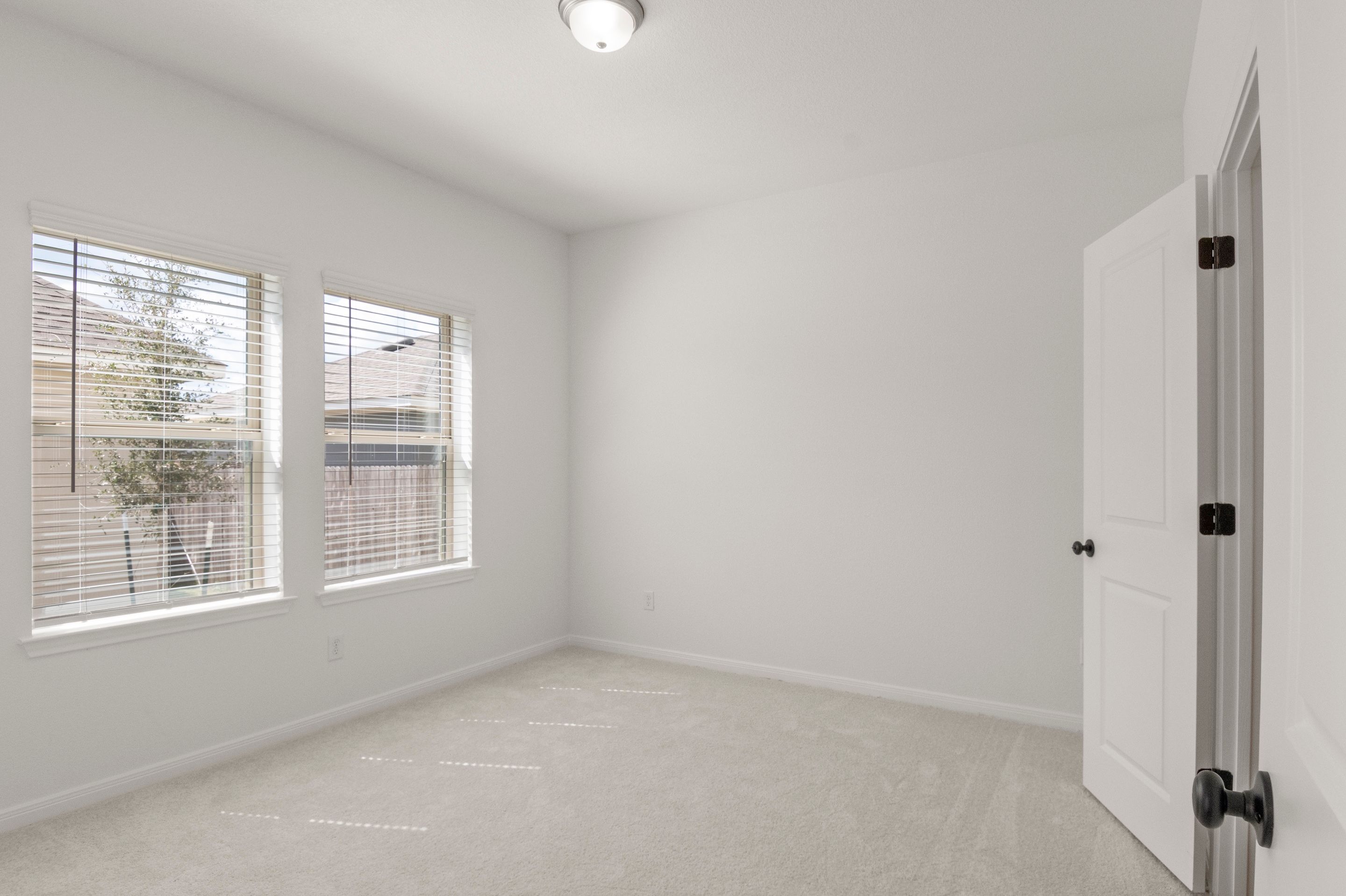 24_PrimaryBedroom4