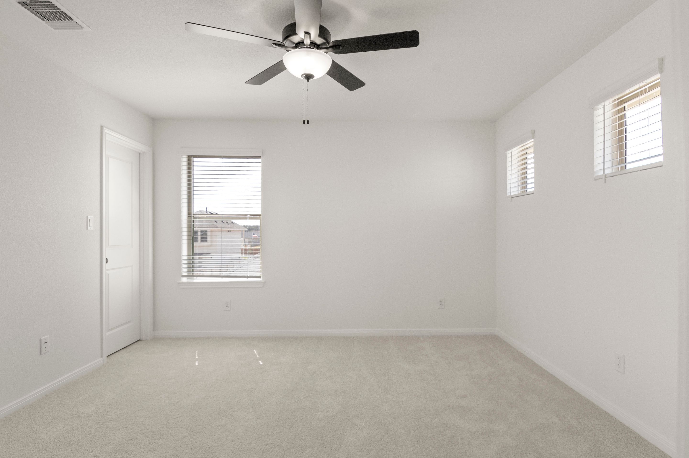 25_UpstairsPrimaryBedroom