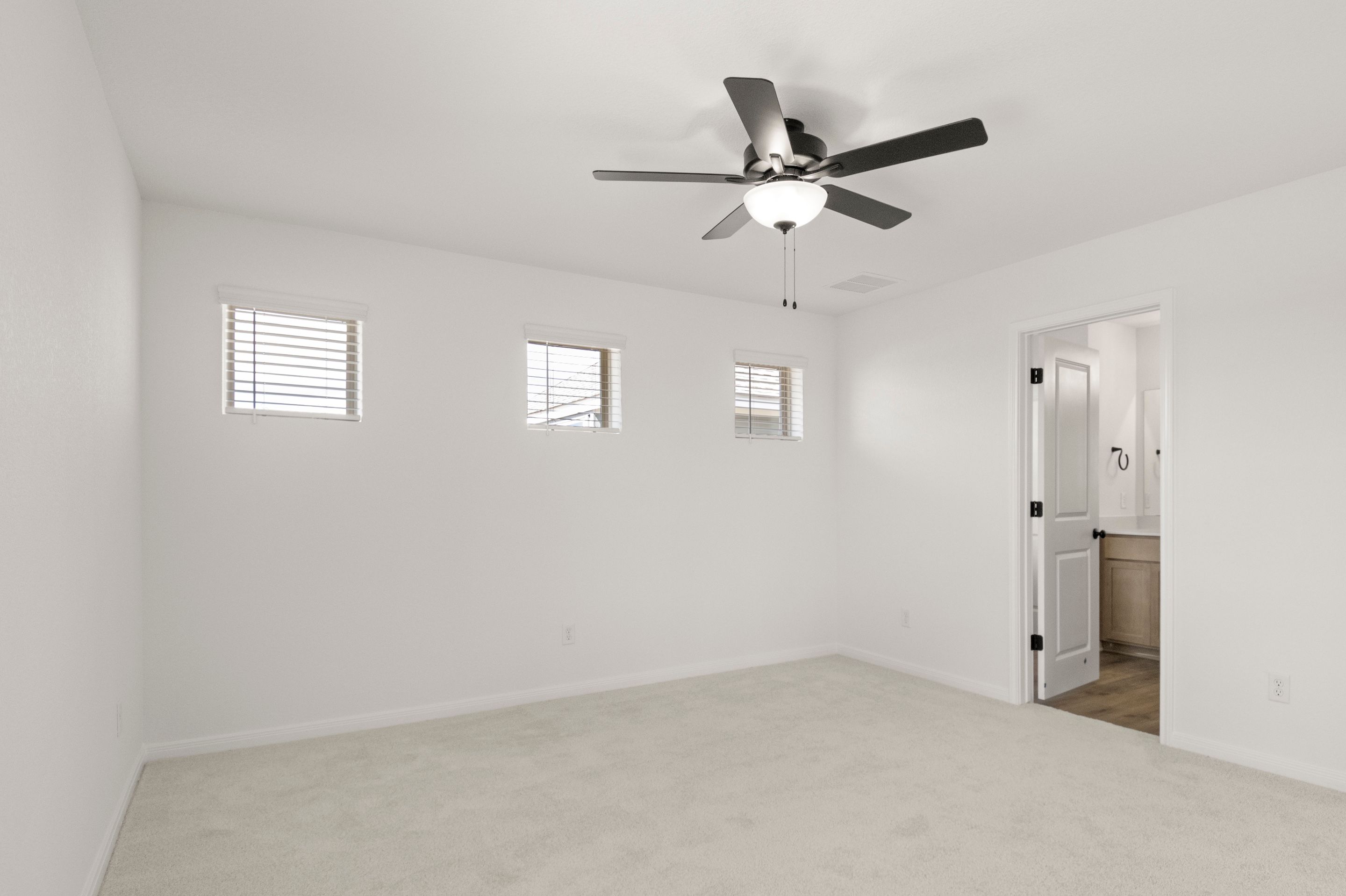 26_UpstairsPrimaryBedroom2