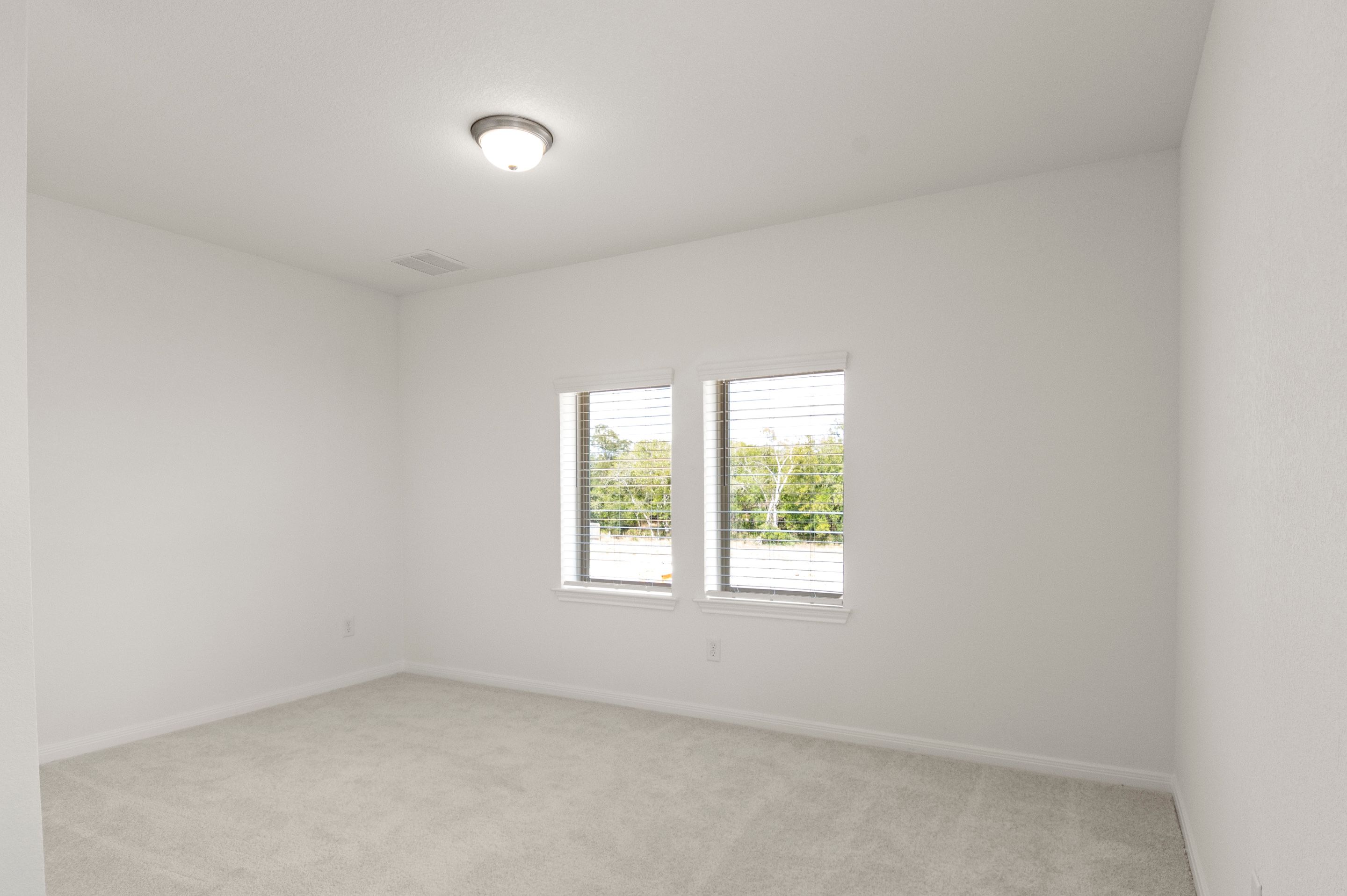 32_Bedroom2