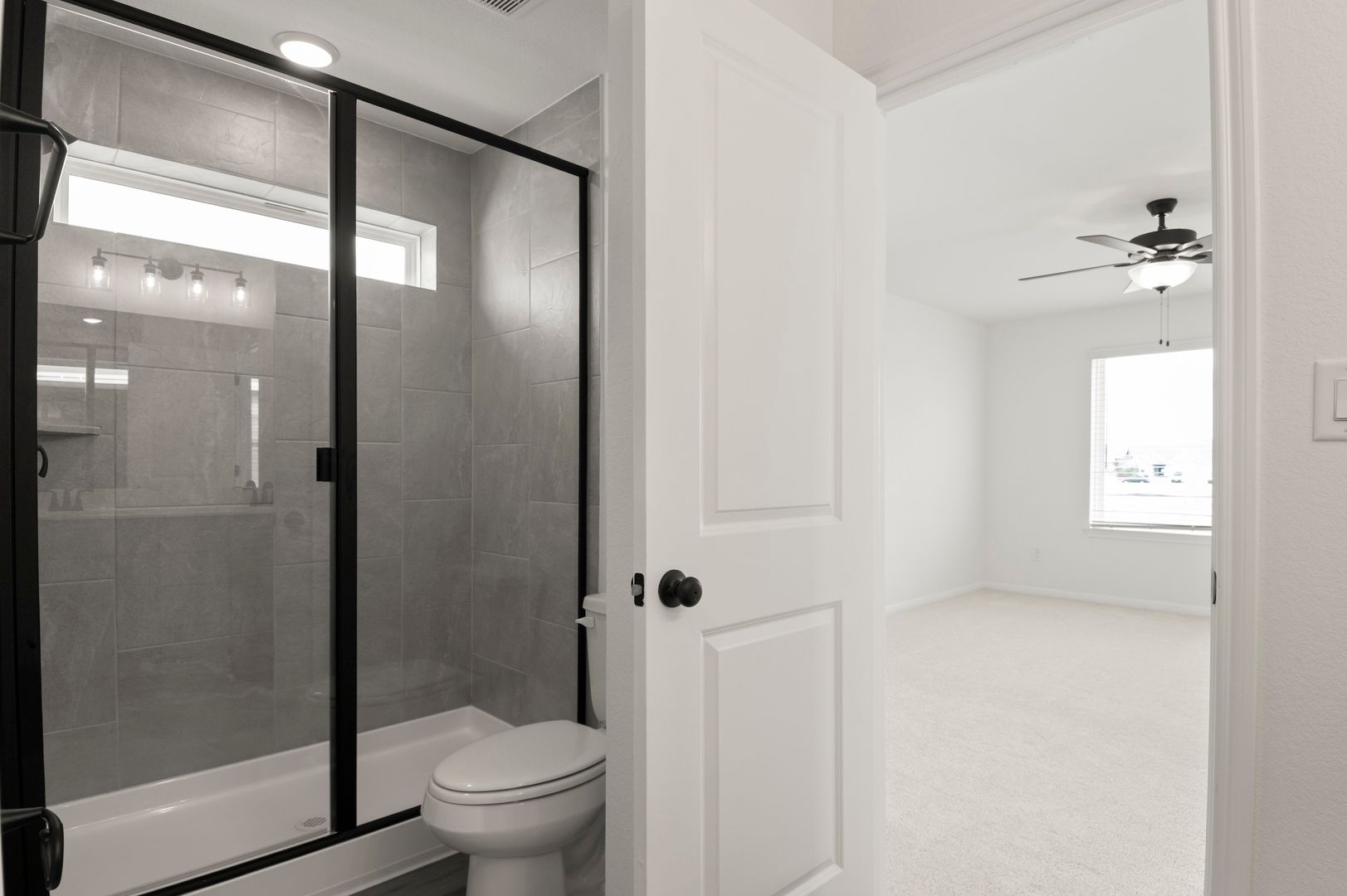 21_PrimaryBathroom3