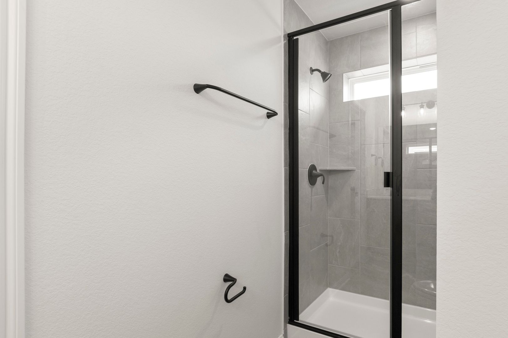 20_PrimaryBathroom2