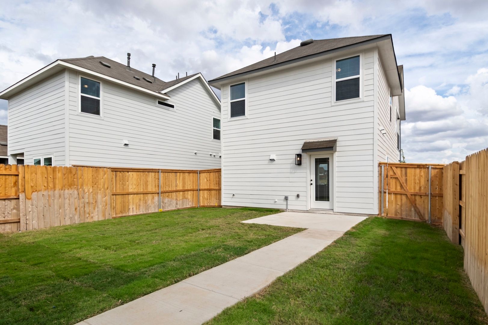 28_Backyard2