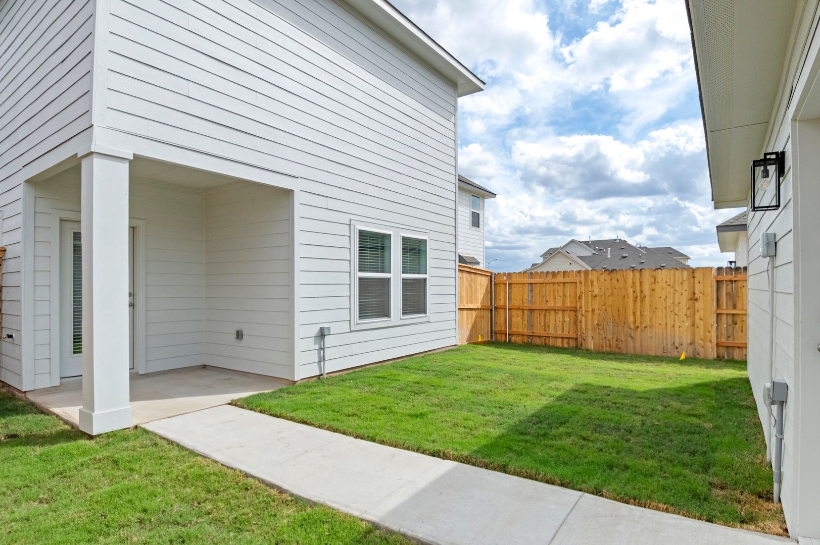 27_Backyard2