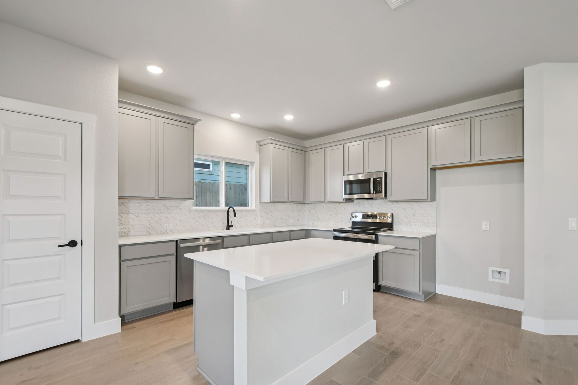 8-web-or-mls-9708 Petrichor Blvd-S1412-008