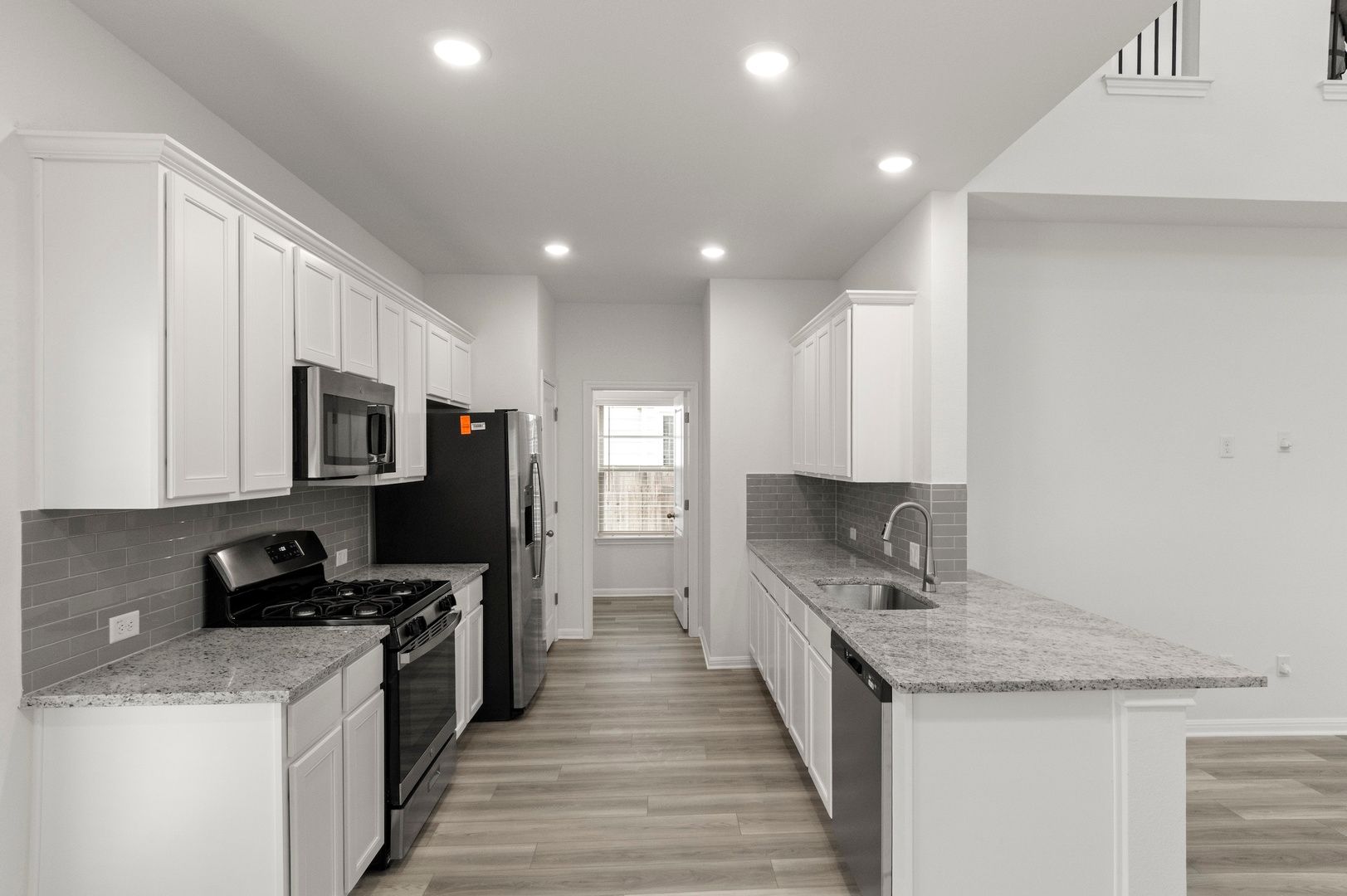 8_Kitchen