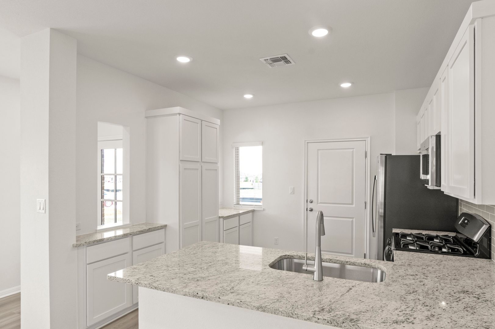 8_Kitchen3