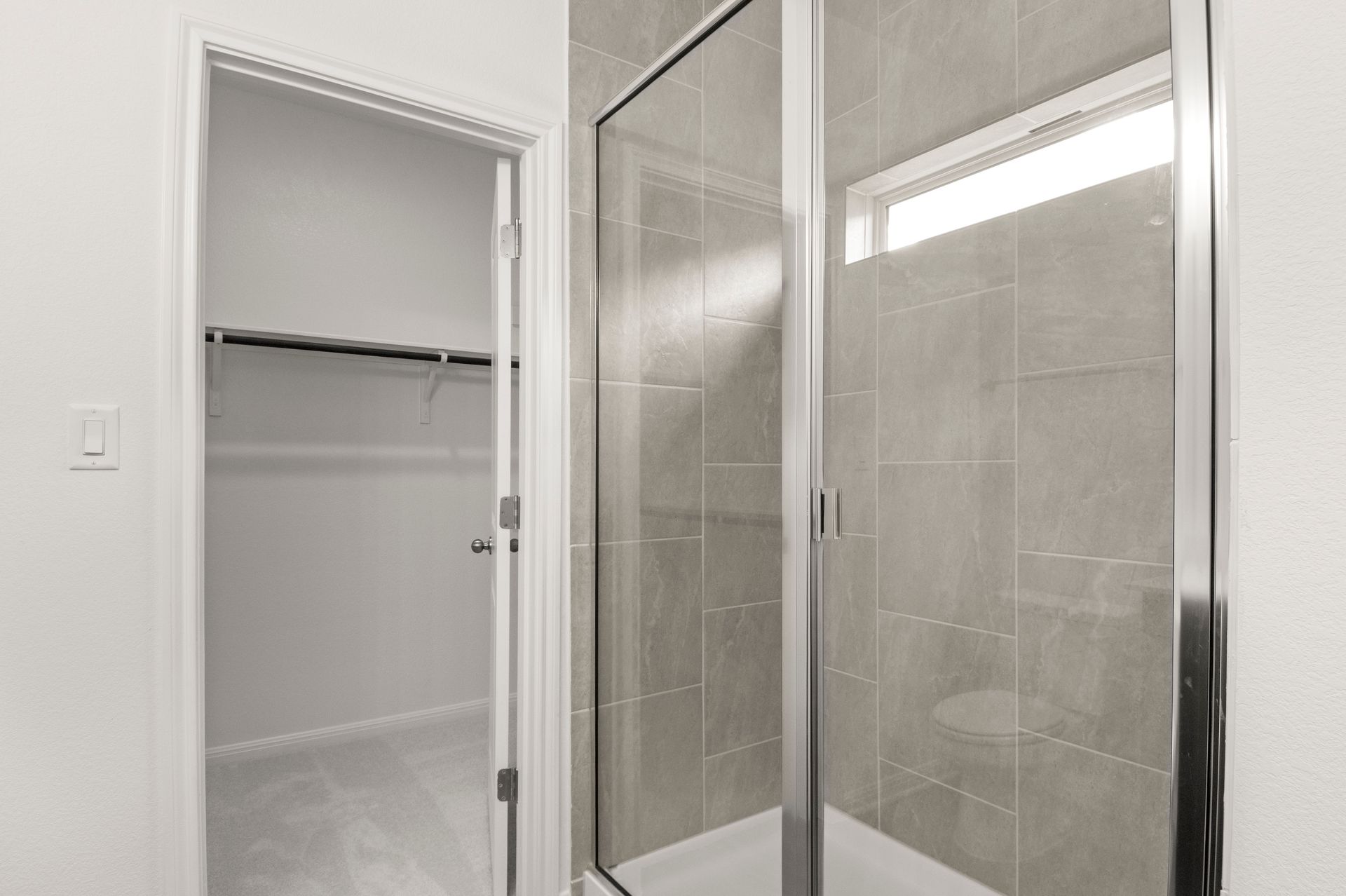 22_PrimaryBathroom2