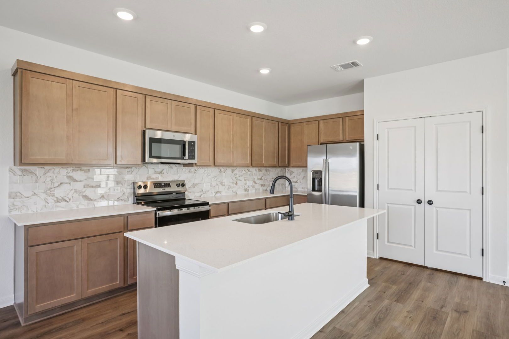 2_18-web-or-mls-63-480 Josey Wales-S2112-018