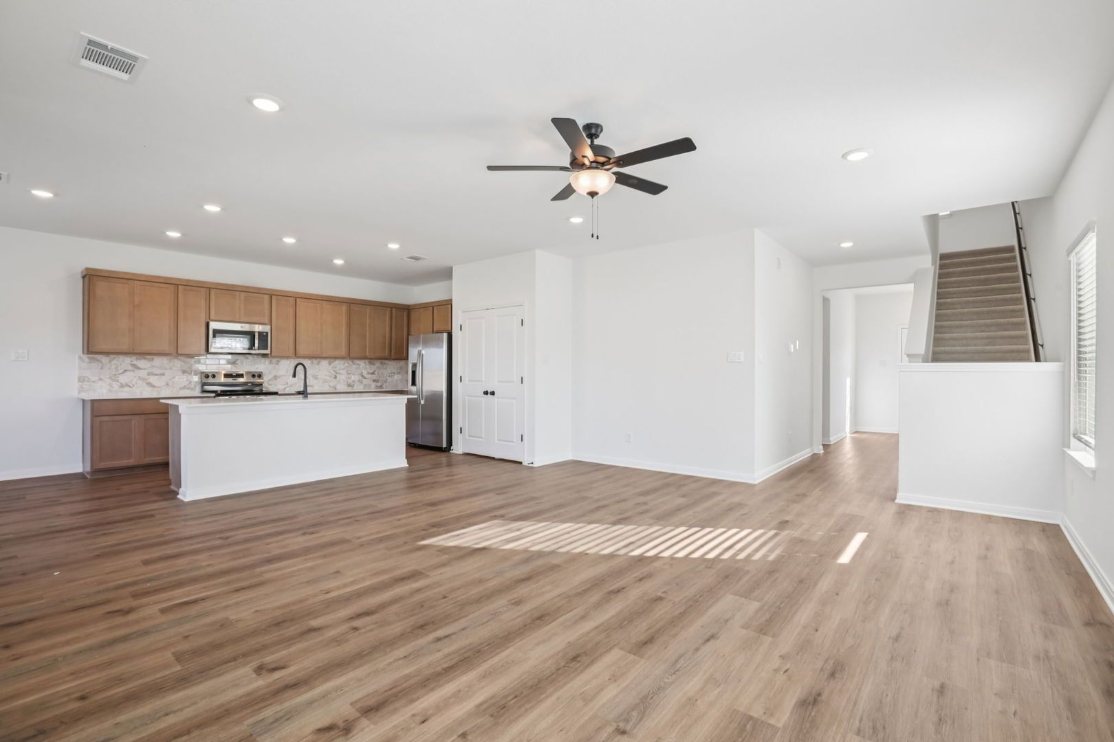 4_10-web-or-mls-55-480 Josey Wales-S2112-010