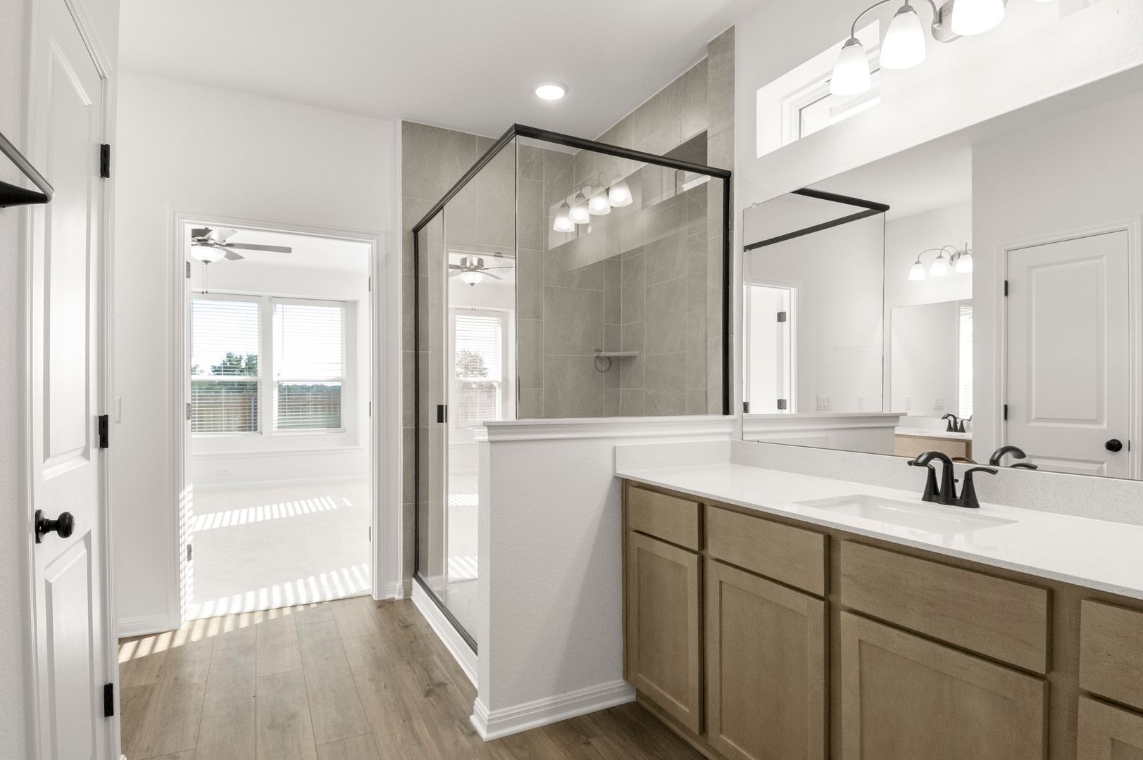 9_PrimaryBathroom2
