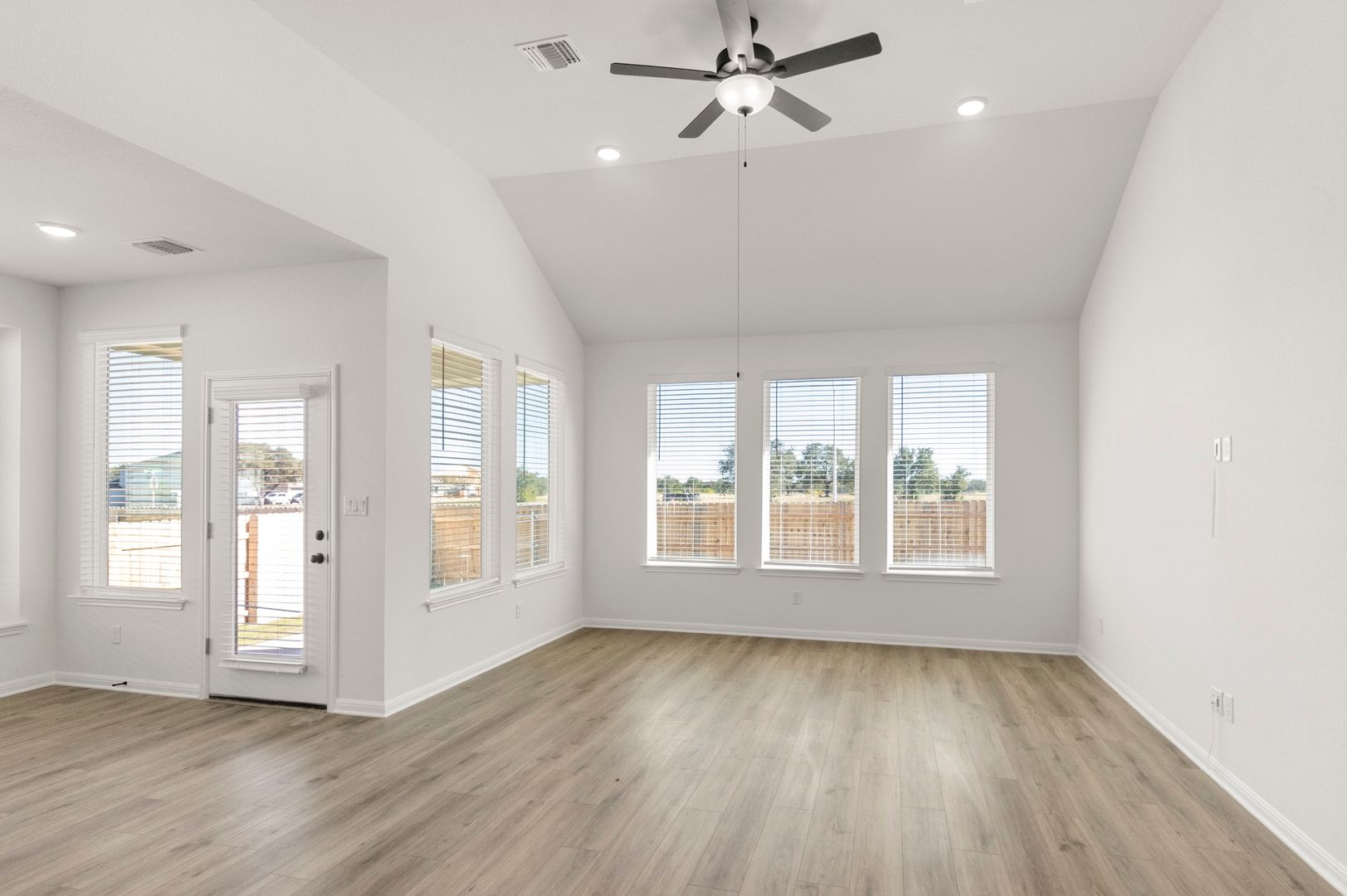 6_LivingRoom2