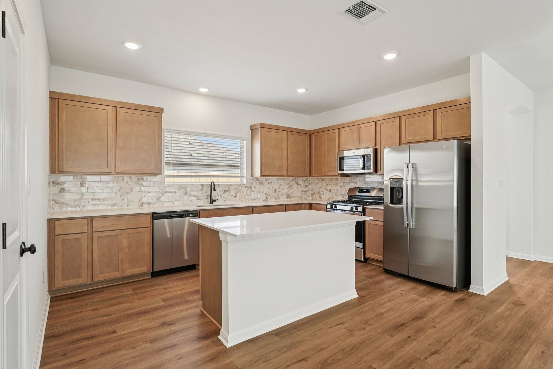 10-web-or-mls-Bay Breeze Dr-S1402-010